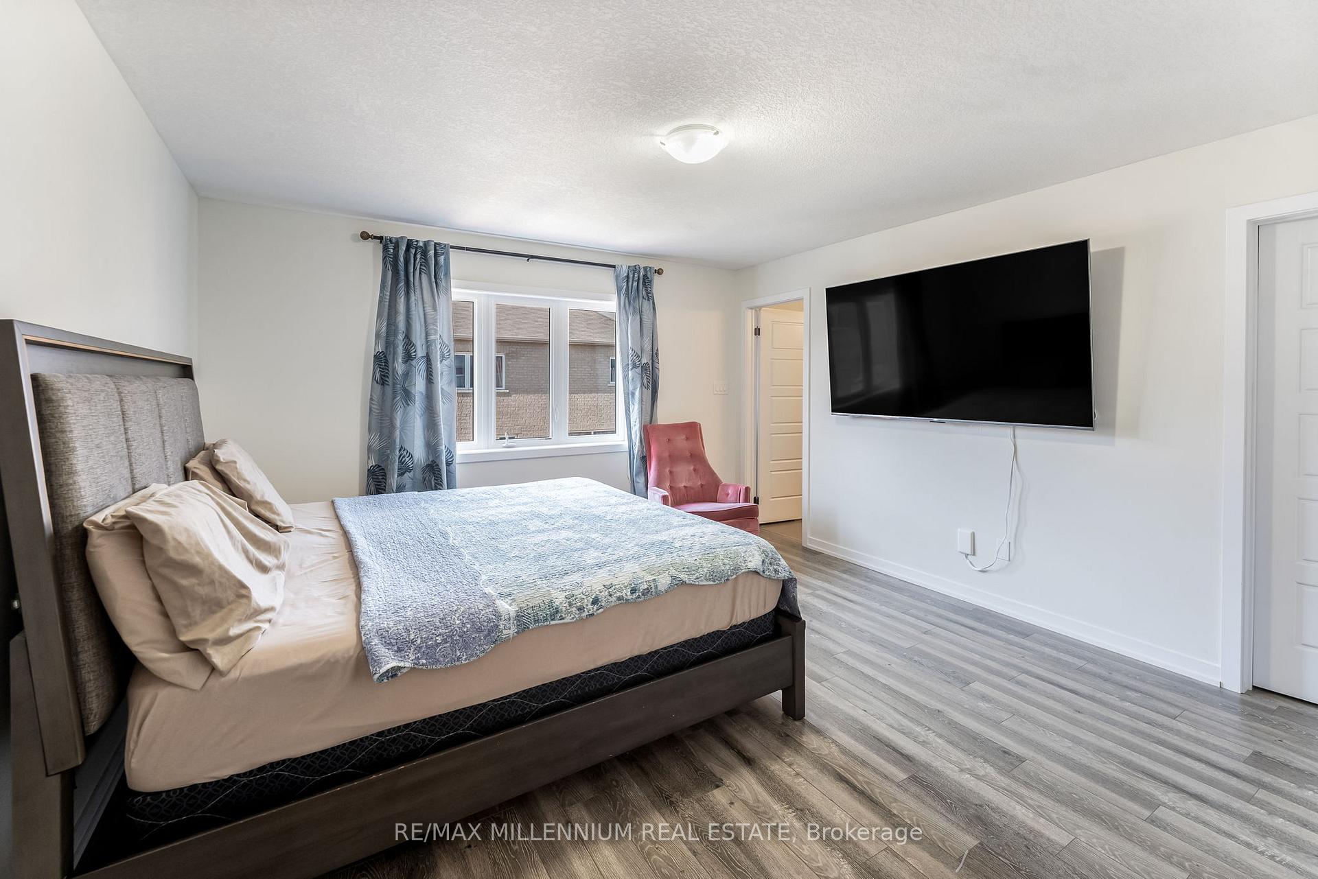Photo 22 of 494 Queen Mary Drive, Brampton, Northwest Brampton — HOMEH