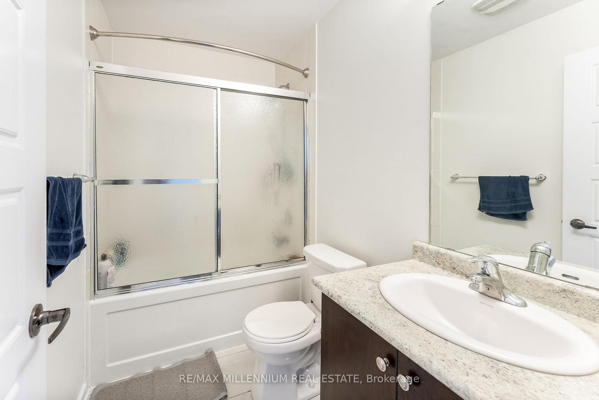 Photo 25 of 494 Queen Mary Drive, Brampton, Northwest Brampton — HOMEH