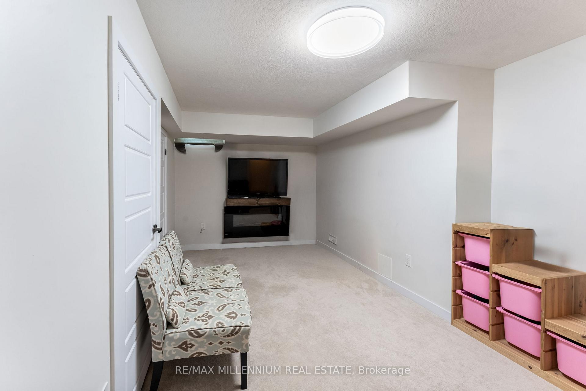 Photo 31 of 494 Queen Mary Drive, Brampton, Northwest Brampton — HOMEH