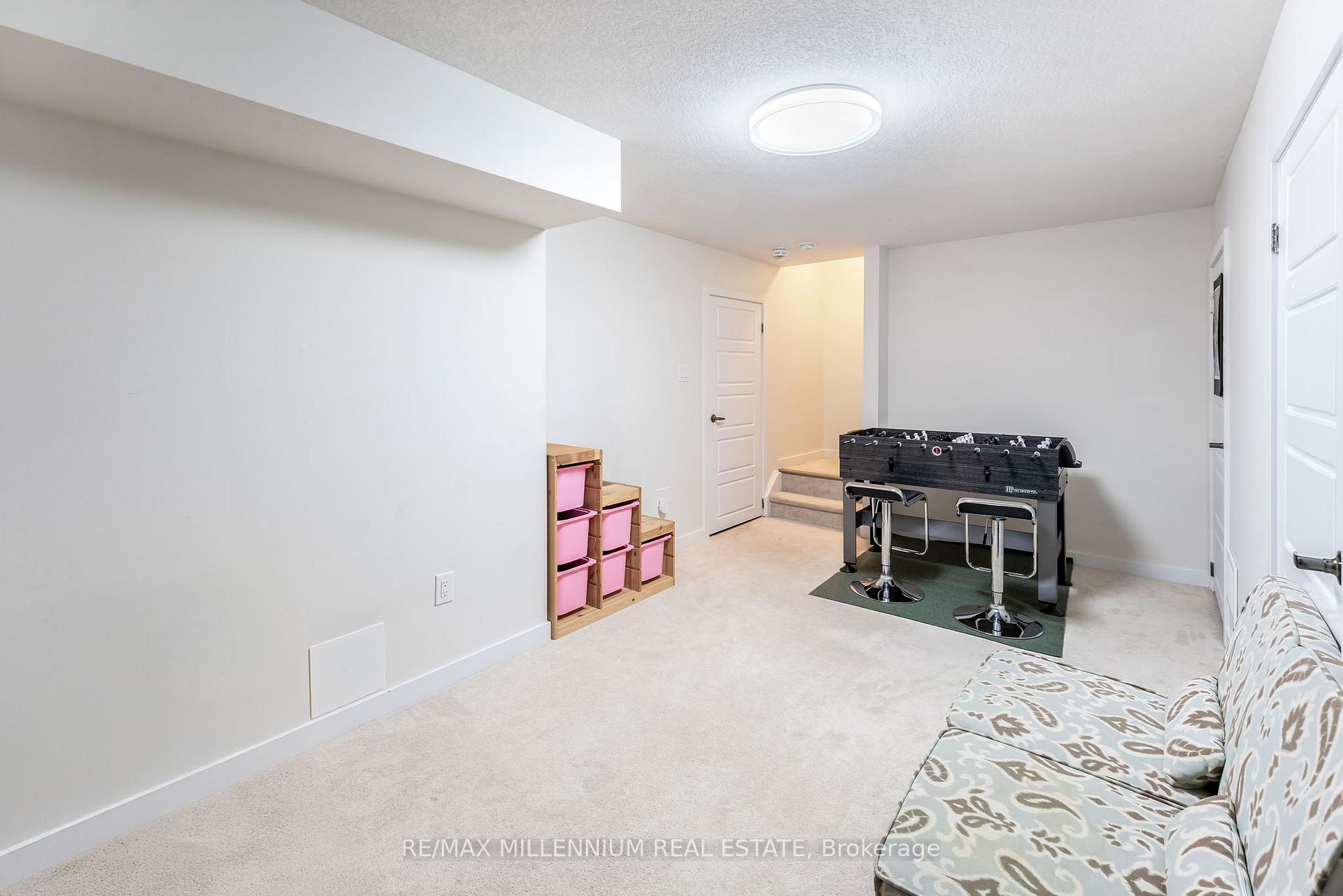 Photo 32 of 494 Queen Mary Drive, Brampton, Northwest Brampton — HOMEH