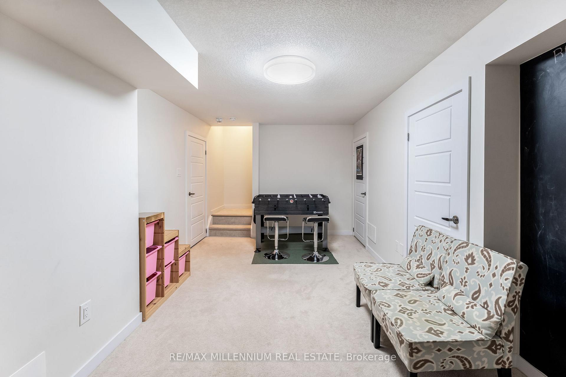 Photo 33 of 494 Queen Mary Drive, Brampton, Northwest Brampton — HOMEH