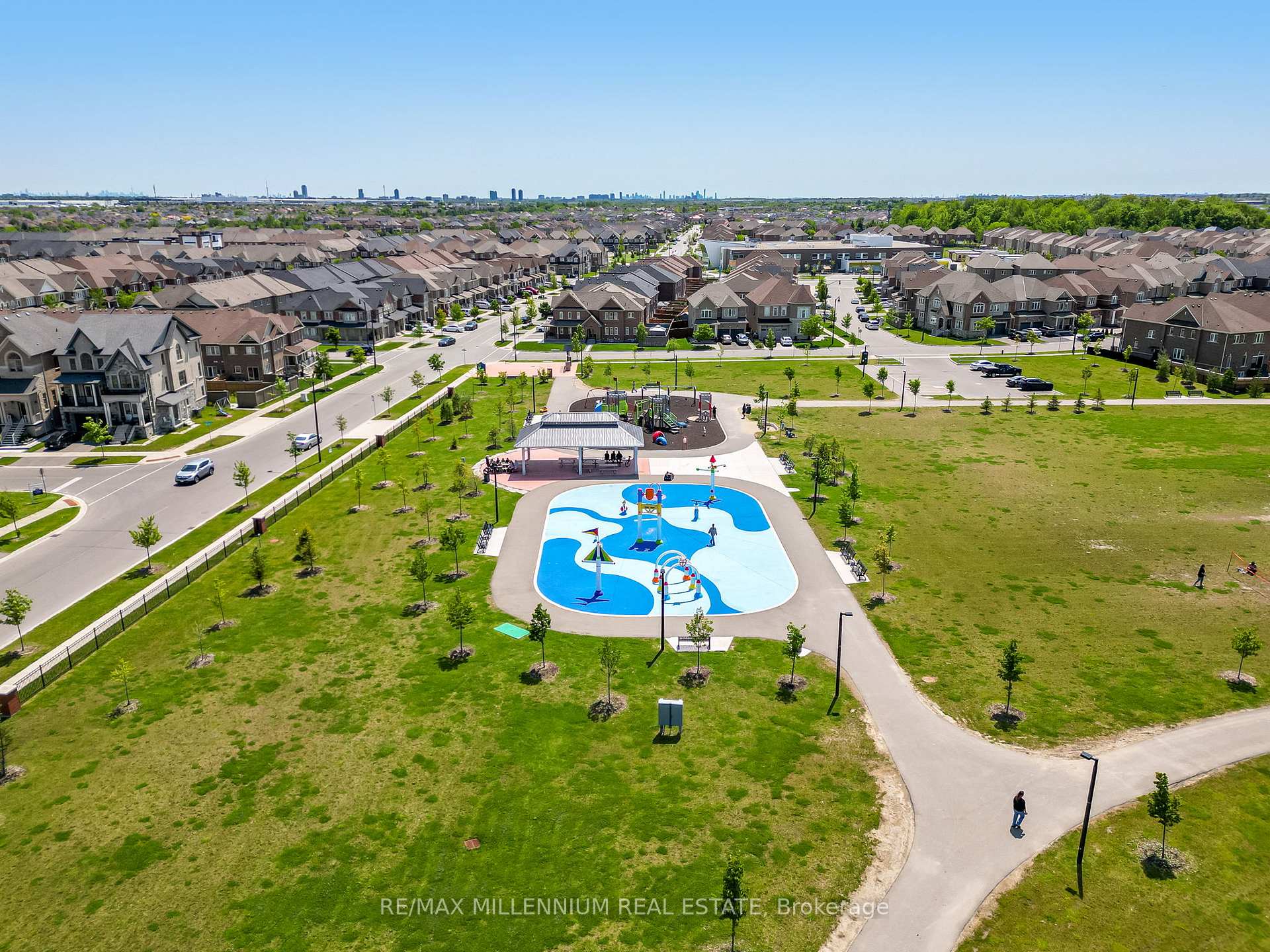 Photo 39 of 494 Queen Mary Drive, Brampton, Northwest Brampton — HOMEH