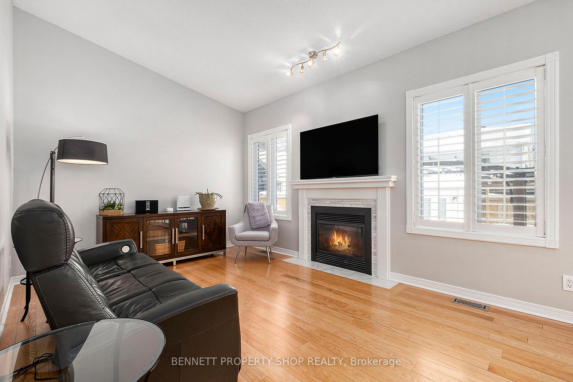 Photo 12 of 22 Tamarack Place, Ottawa, Barrhaven - Longfields — HOMEH