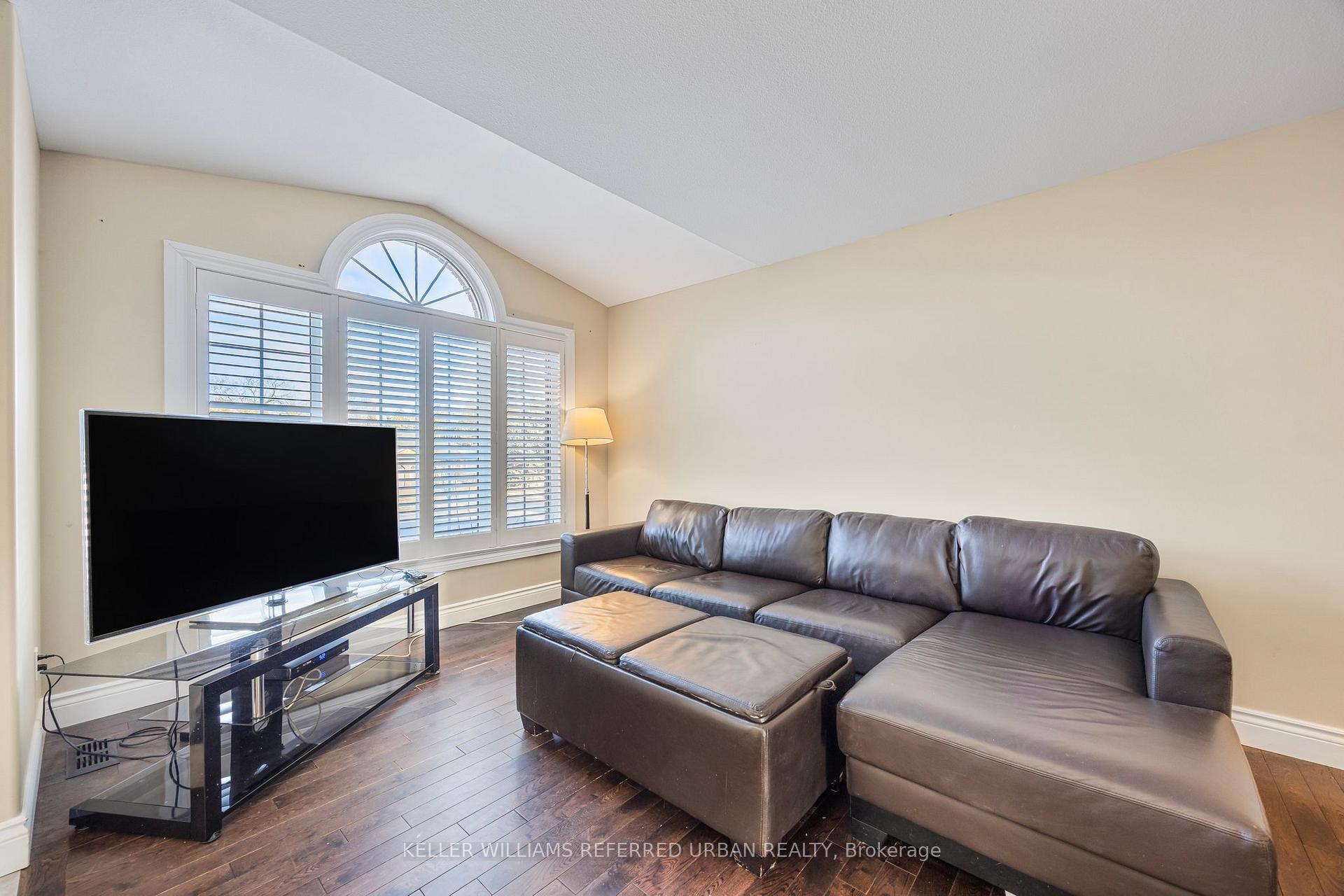 Photo 19 of 295 Cox Mill Road, Barrie, Bayshore — HOMEH