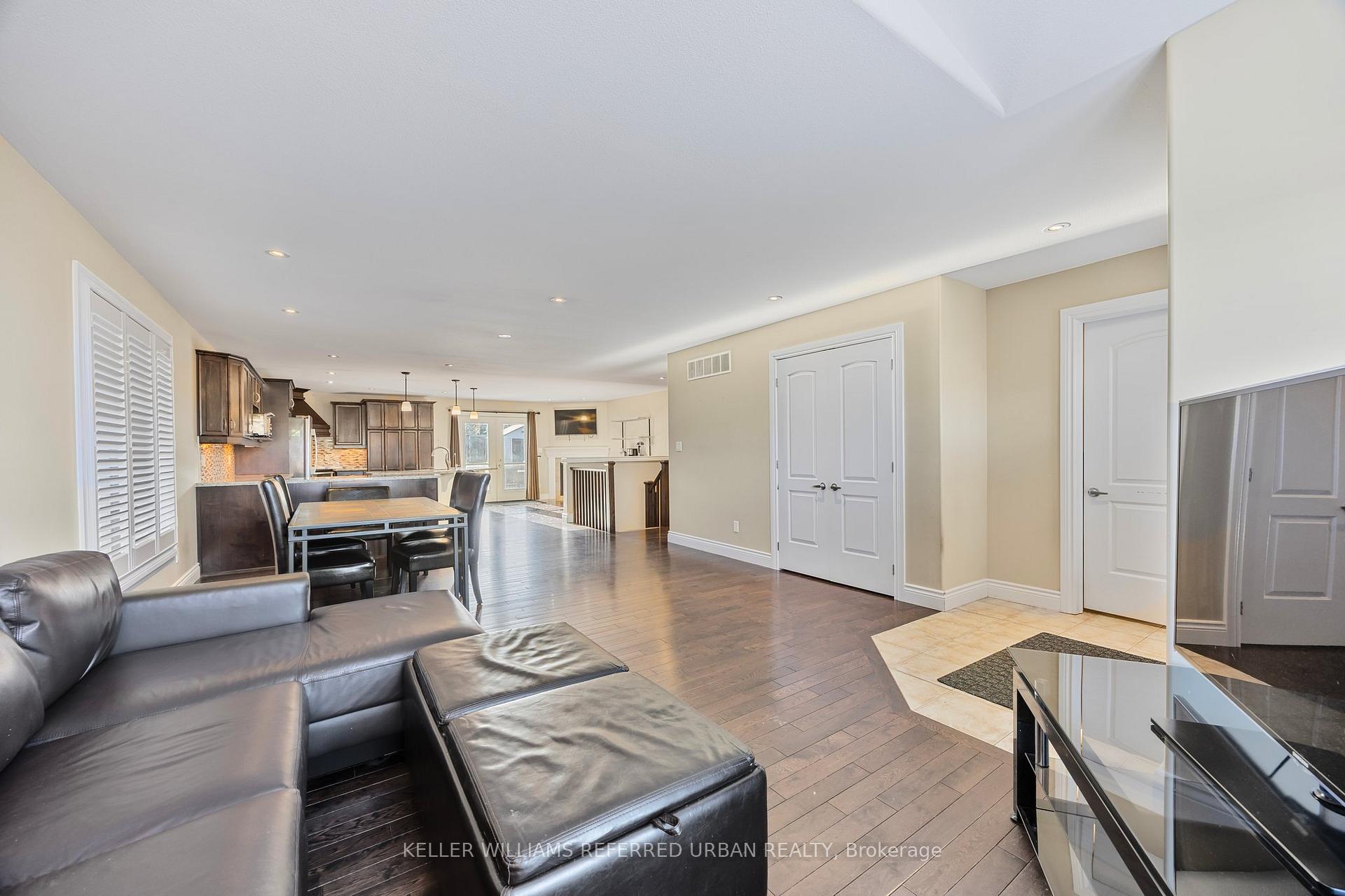 Photo 21 of 295 Cox Mill Road, Barrie, Bayshore — HOMEH