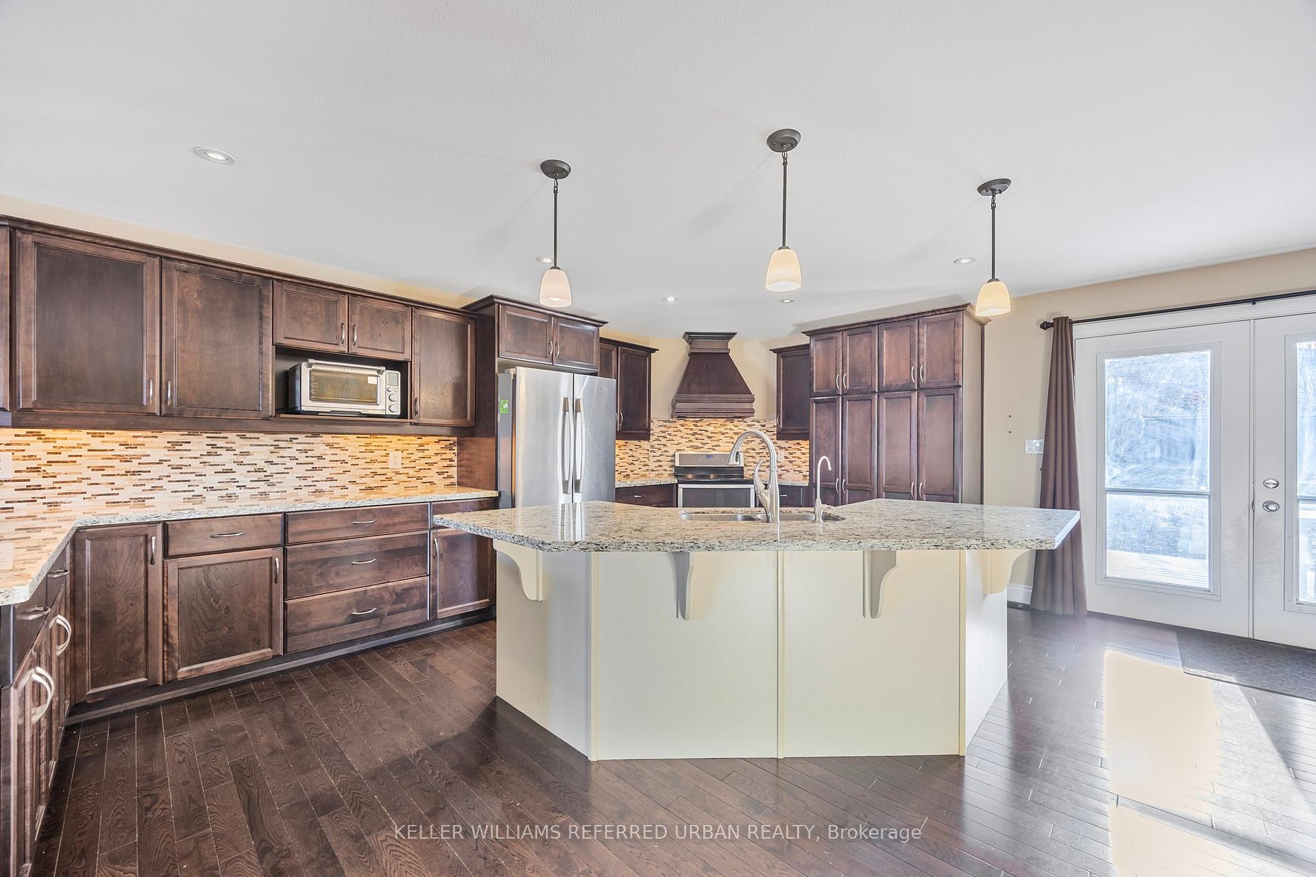 Photo 25 of 295 Cox Mill Road, Barrie, Bayshore — HOMEH