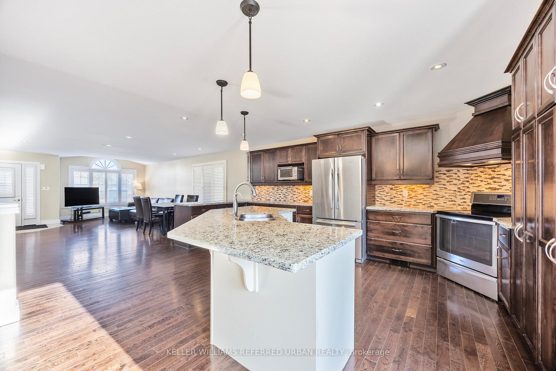 Photo 26 of 295 Cox Mill Road, Barrie, Bayshore — HOMEH