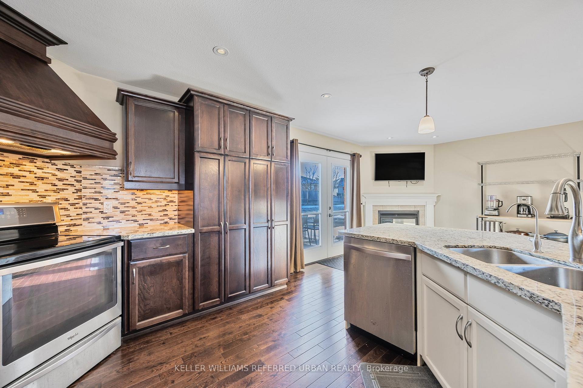 Photo 29 of 295 Cox Mill Road, Barrie, Bayshore — HOMEH