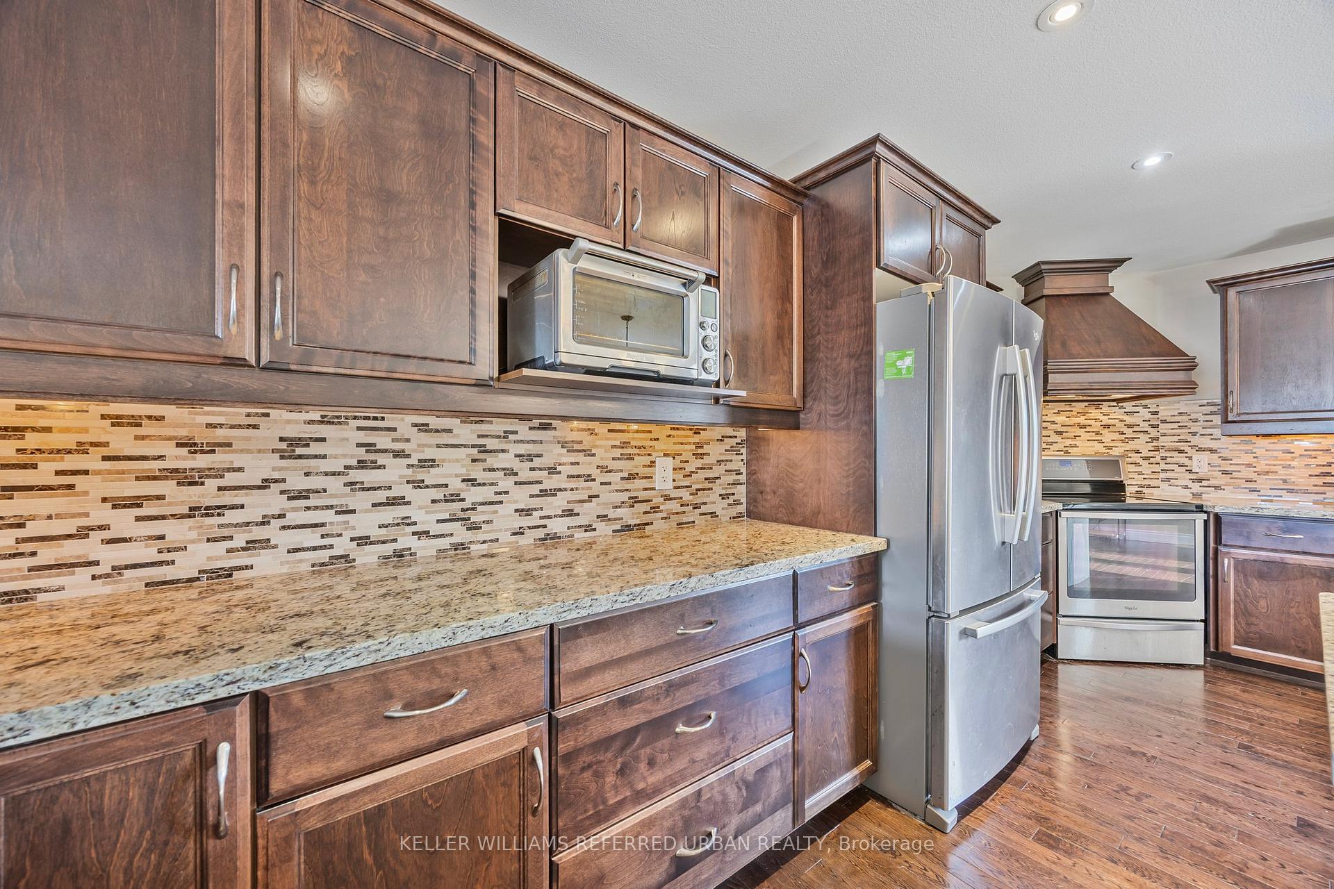 Photo 30 of 295 Cox Mill Road, Barrie, Bayshore — HOMEH