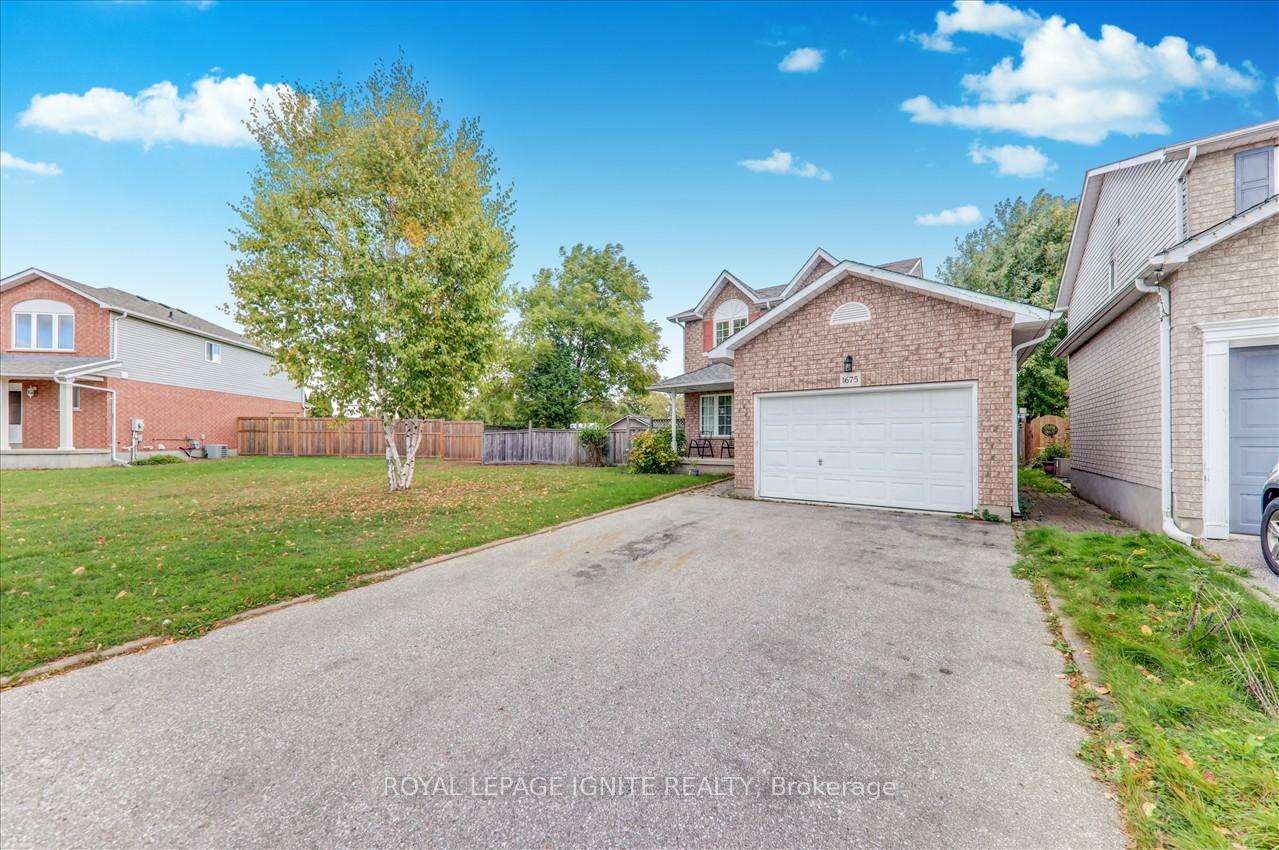 Photo 3 of 1675 Canadore Crescent, Oshawa, Samac — HOMEH