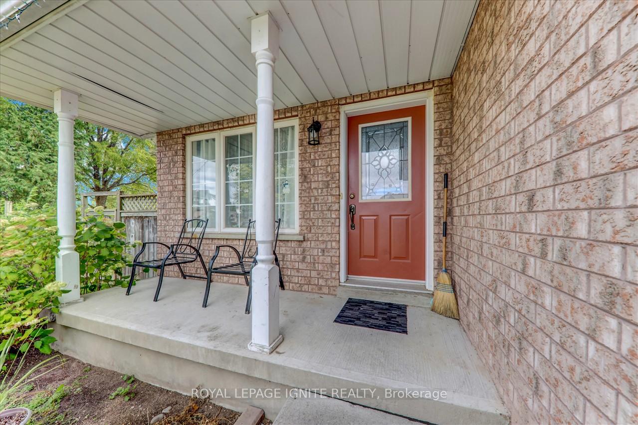 Photo 6 of 1675 Canadore Crescent, Oshawa, Samac — HOMEH