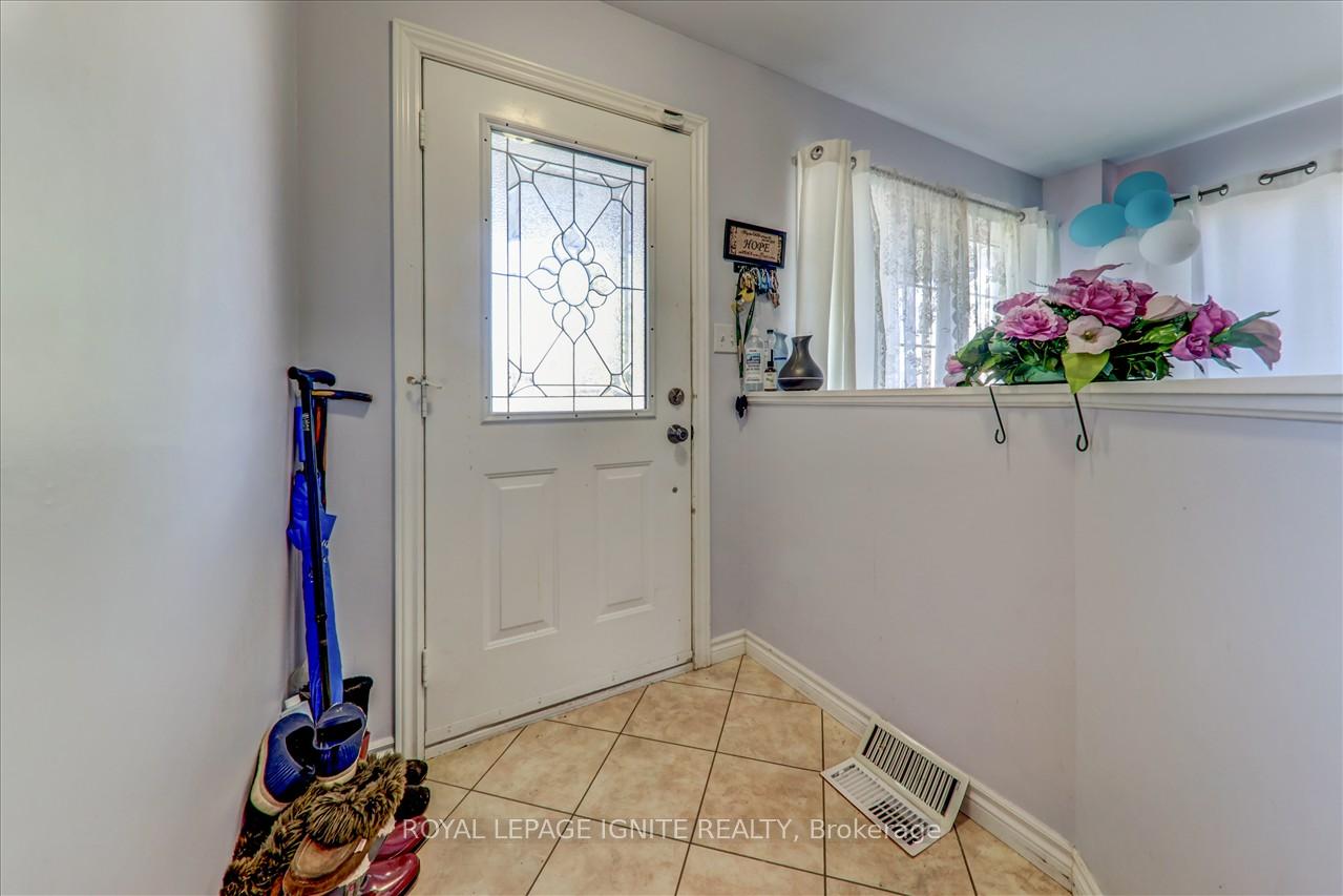 Photo 7 of 1675 Canadore Crescent, Oshawa, Samac — HOMEH