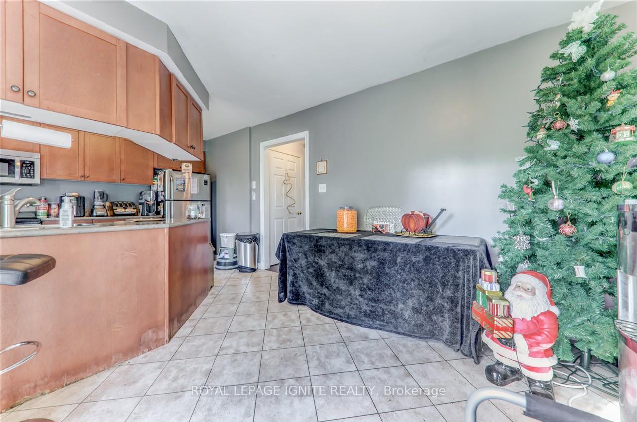 Photo 12 of 1675 Canadore Crescent, Oshawa, Samac — HOMEH