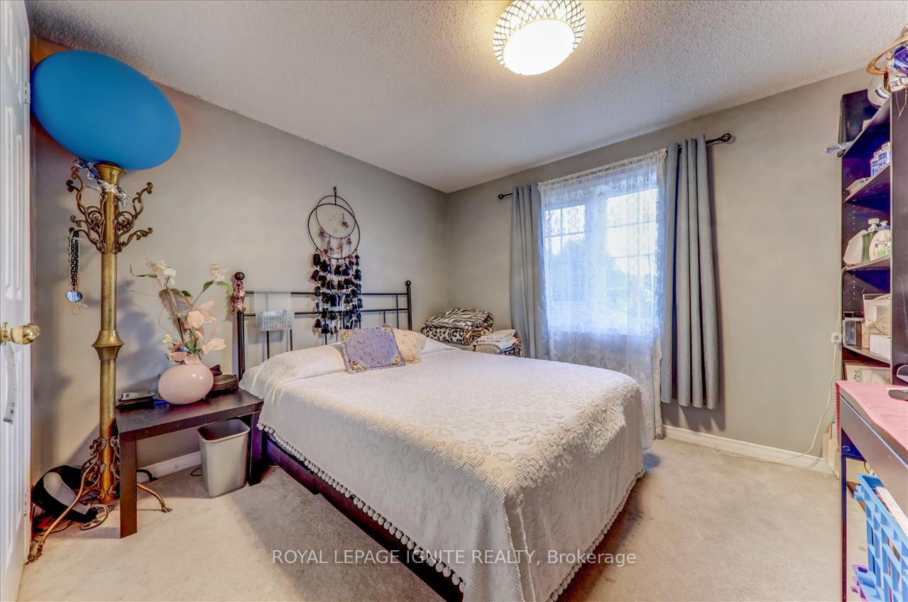Photo 18 of 1675 Canadore Crescent, Oshawa, Samac — HOMEH