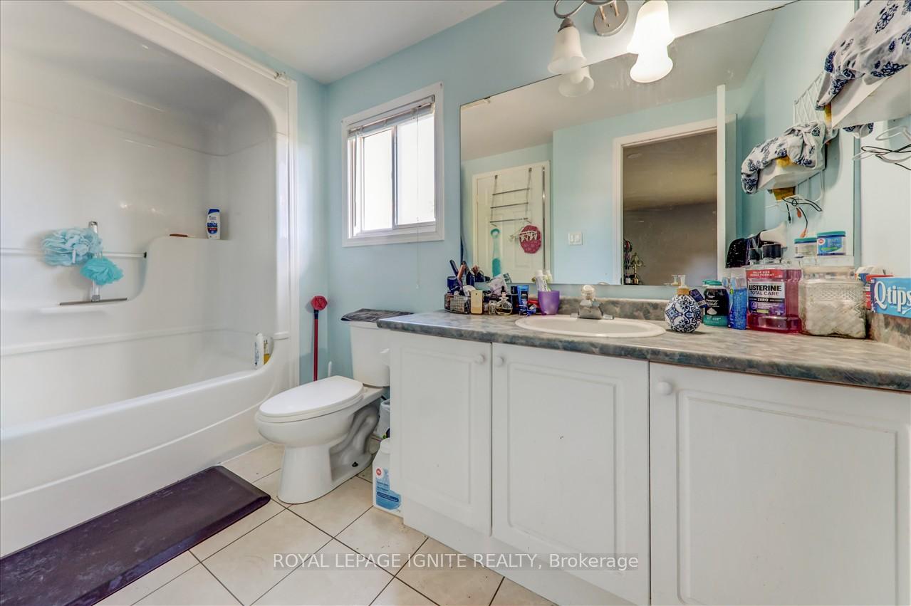 Photo 24 of 1675 Canadore Crescent, Oshawa, Samac — HOMEH