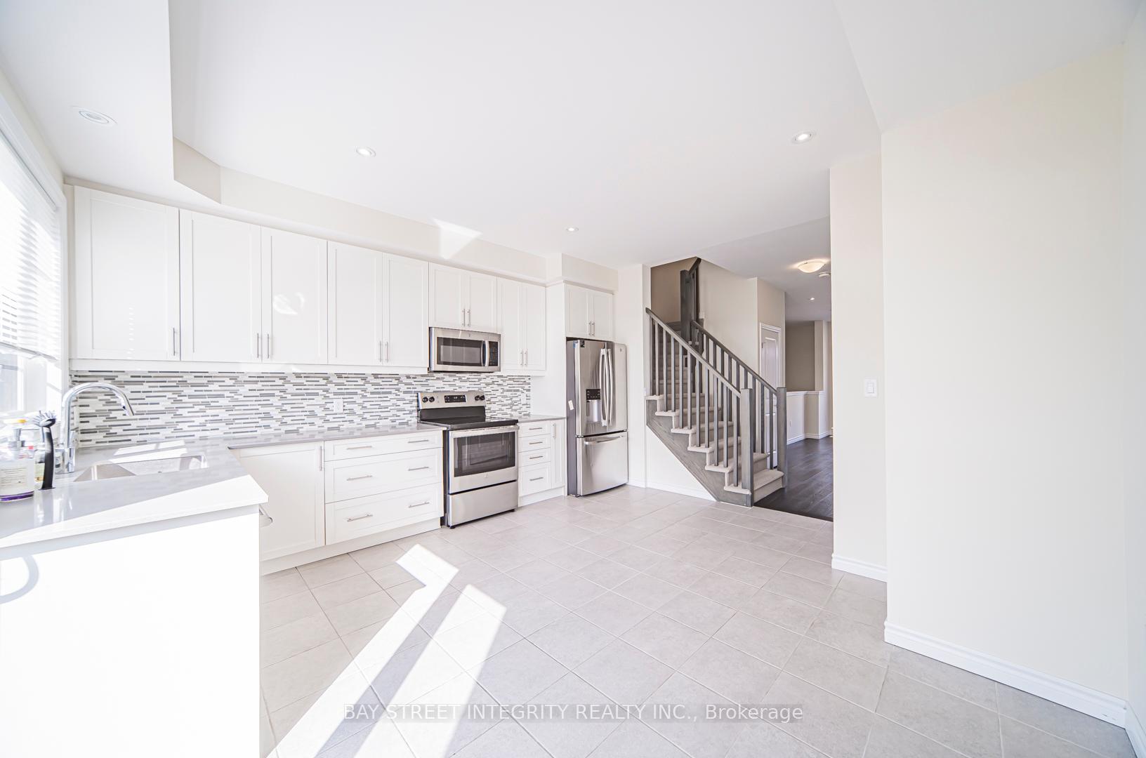 Photo 14 of Unit 246, 30 Times Square Boulevard, Hamilton, Stoney Creek — HOMEH