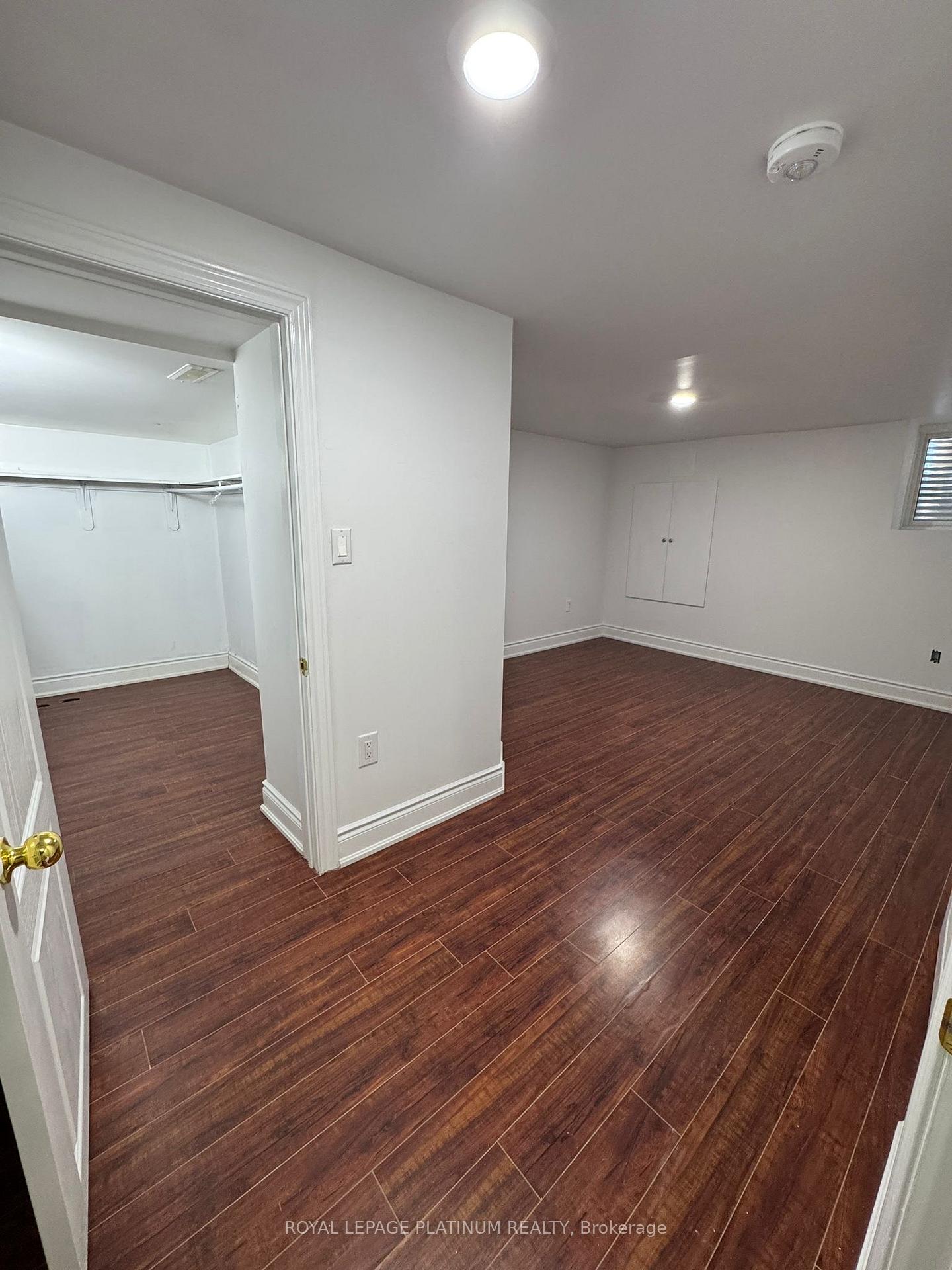 Photo 3 of 21 Freshspring Drive, Brampton, Sandringham-Wellington — HOMEH