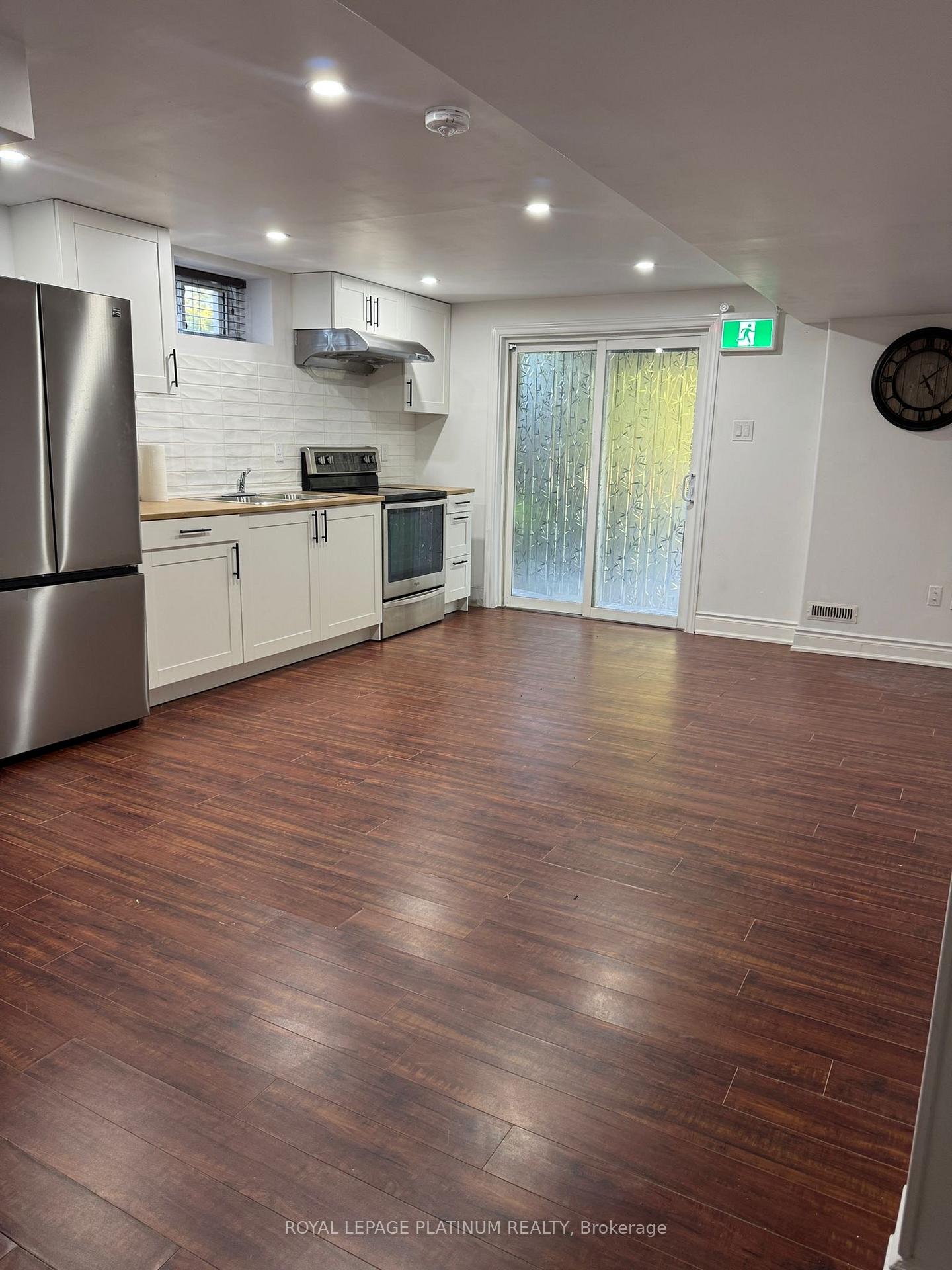 Photo 4 of 21 Freshspring Drive, Brampton, Sandringham-Wellington — HOMEH