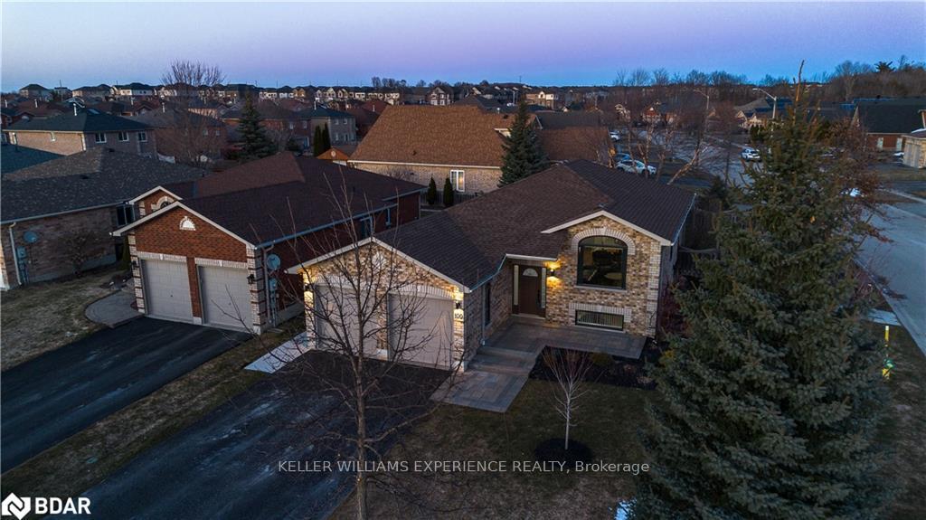 Photo 3 of 100 Seline Crescent, Barrie, Painswick South — HOMEH