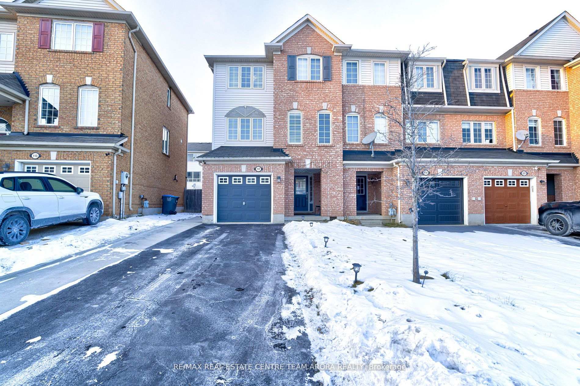Front of 117 Decker Hollow Circle