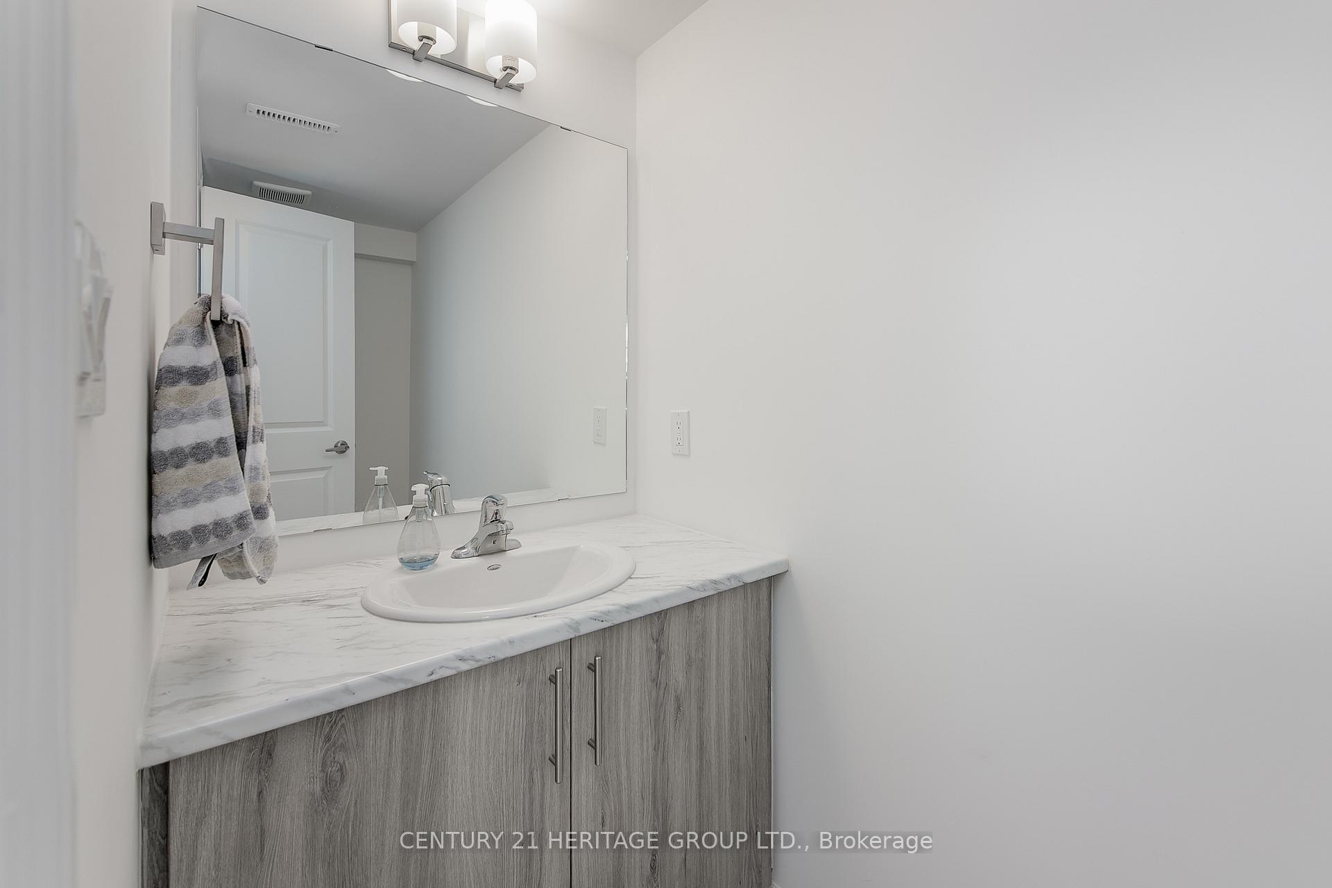 Photo 6 of 5 Silo Mews, Barrie, Innis-Shore — HOMEH