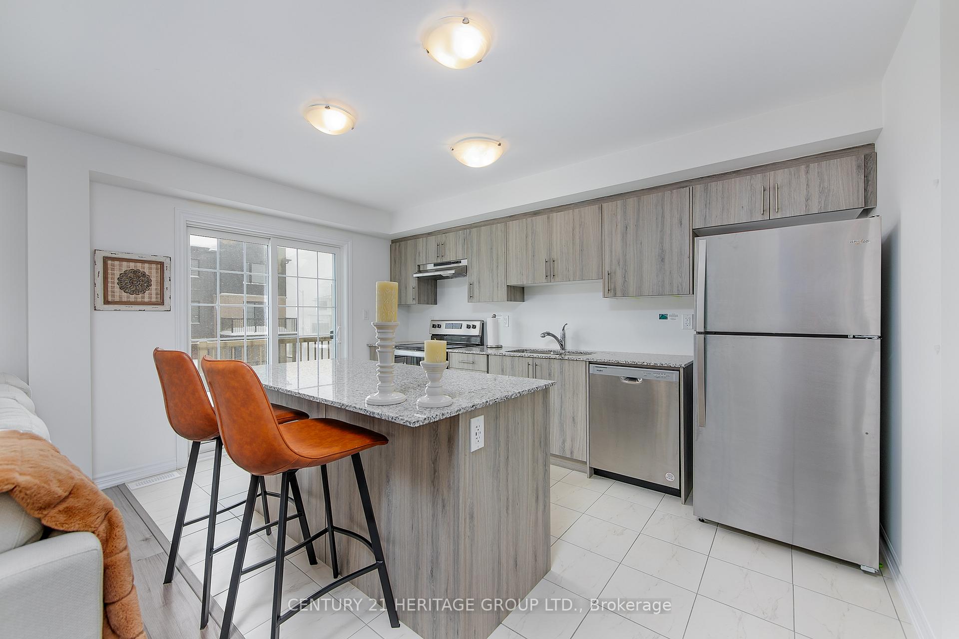 Photo 8 of 5 Silo Mews, Barrie, Innis-Shore — HOMEH