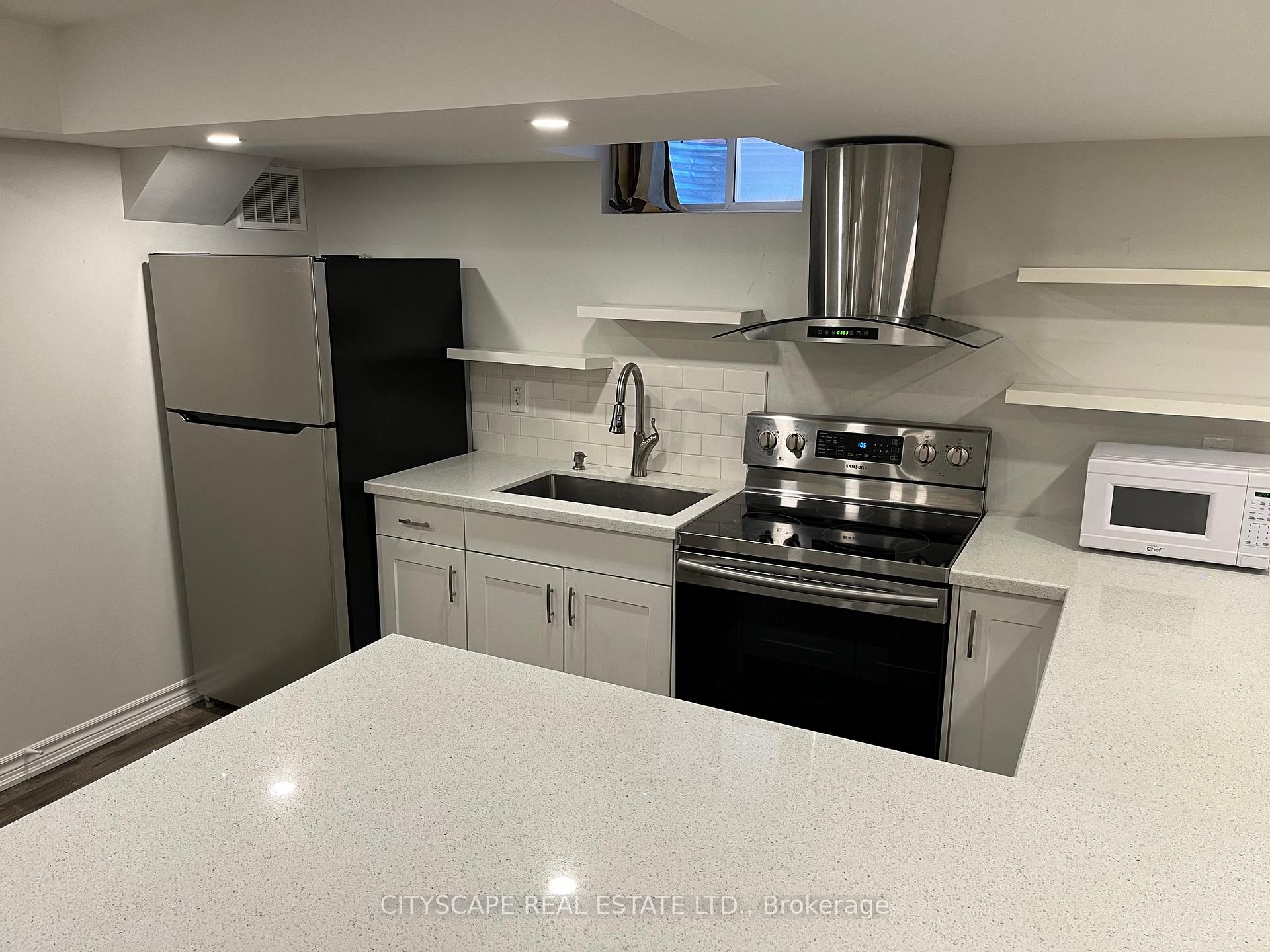 Photo 2 of 27 Seafair Crescent, Brampton, Fletcher's West — HOMEH
