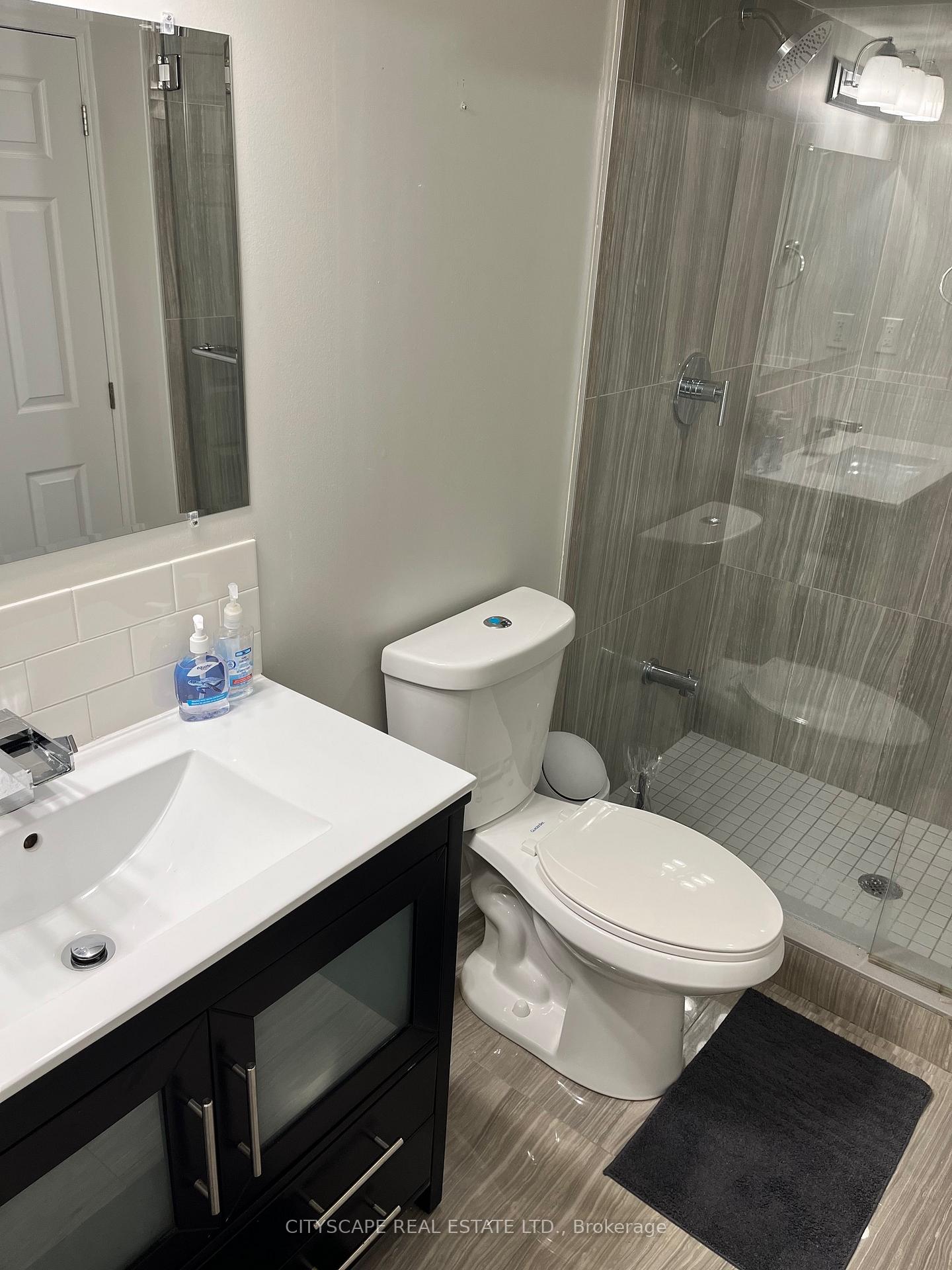 Photo 8 of 27 Seafair Crescent, Brampton, Fletcher's West — HOMEH