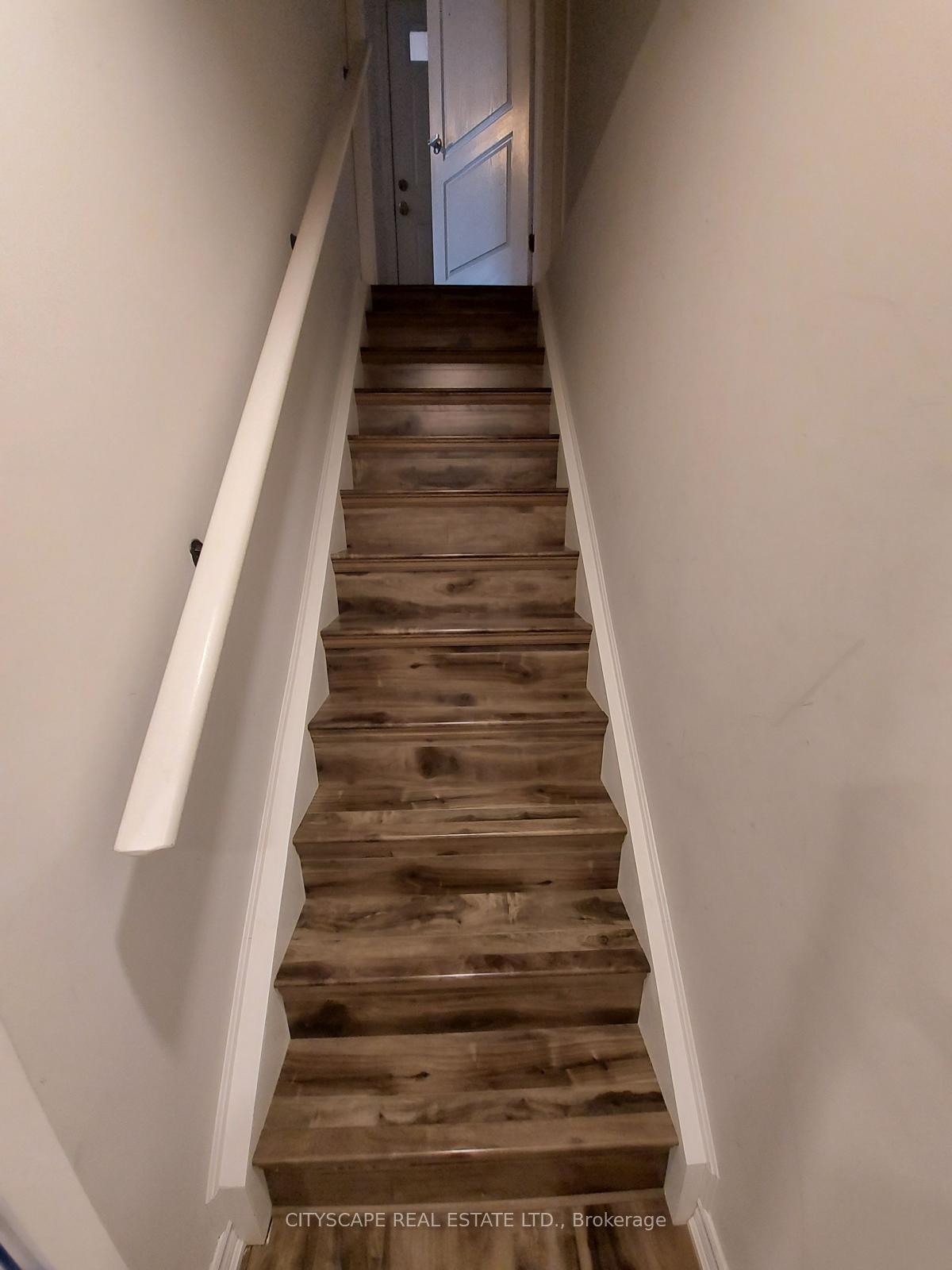 Photo 12 of 27 Seafair Crescent, Brampton, Fletcher's West — HOMEH