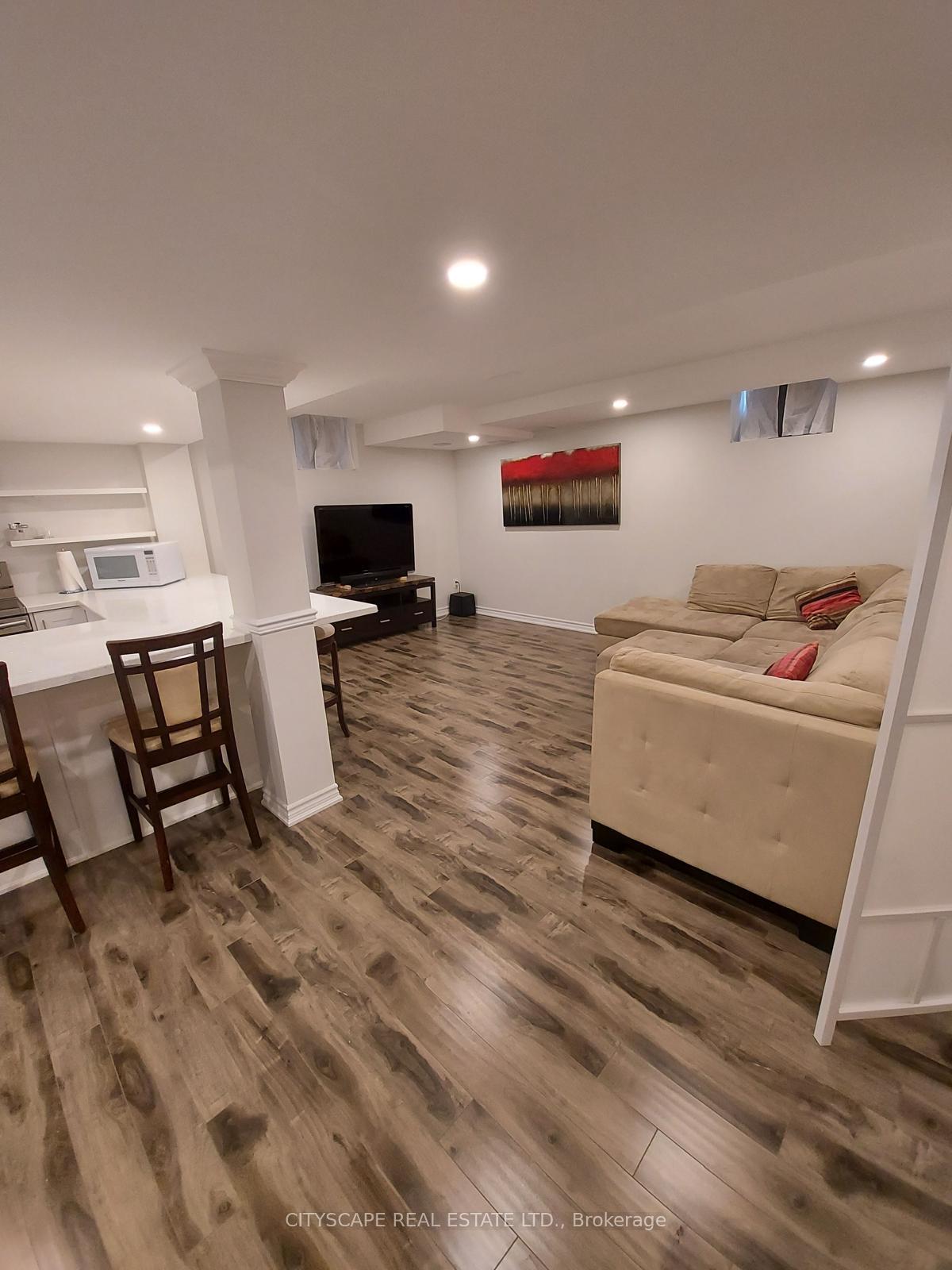 Photo 14 of 27 Seafair Crescent, Brampton, Fletcher's West — HOMEH