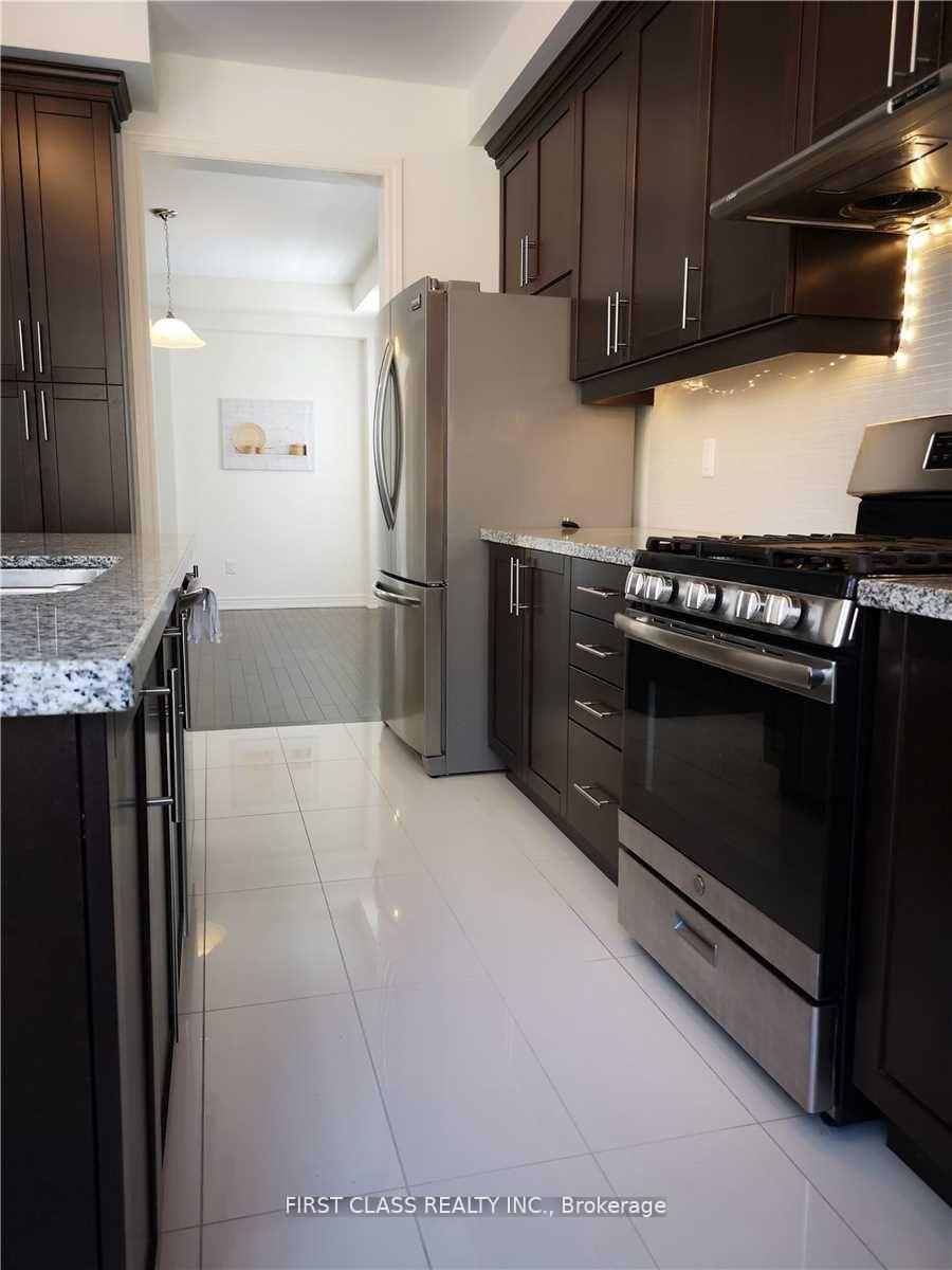 Photo 5 of 126 Chouinard Way, Aurora, Rural Aurora — HOMEH
