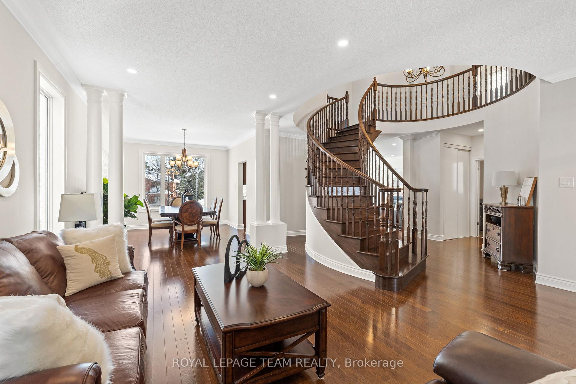 Photo 7 of 655 New Liskeard Crescent, Ottawa, Barrhaven - Strandherd — HOMEH
