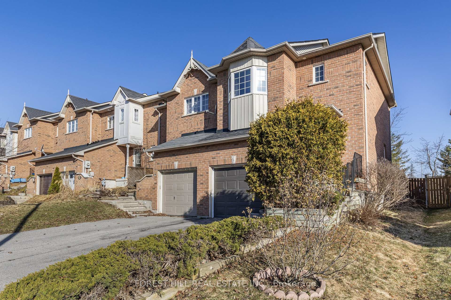 Photo 2 of 24 Gadwall Avenue, Barrie, Painswick South — HOMEH