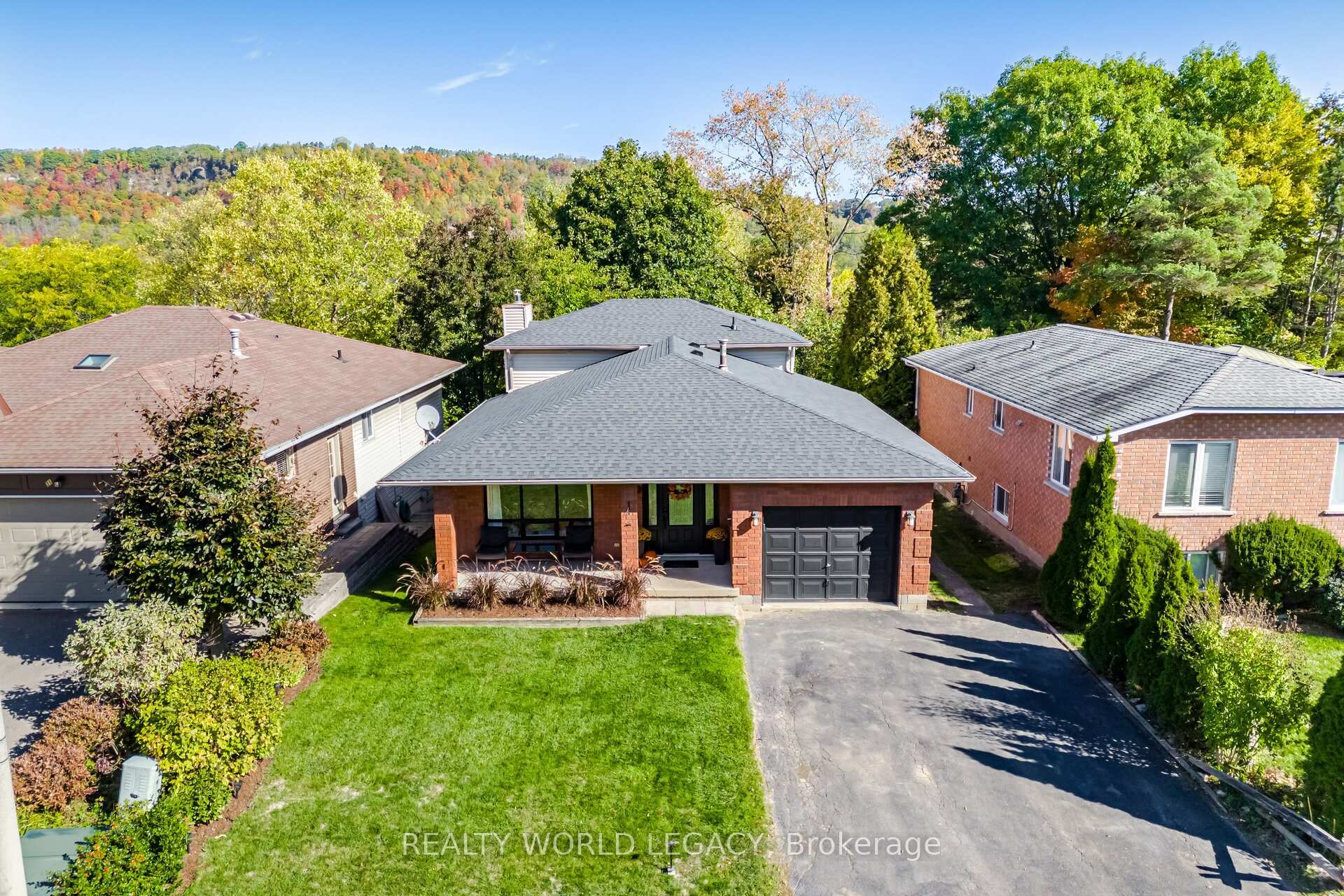 Photo 1 of 33 Morton Avenue, Hamilton, Dundas — HOMEH
