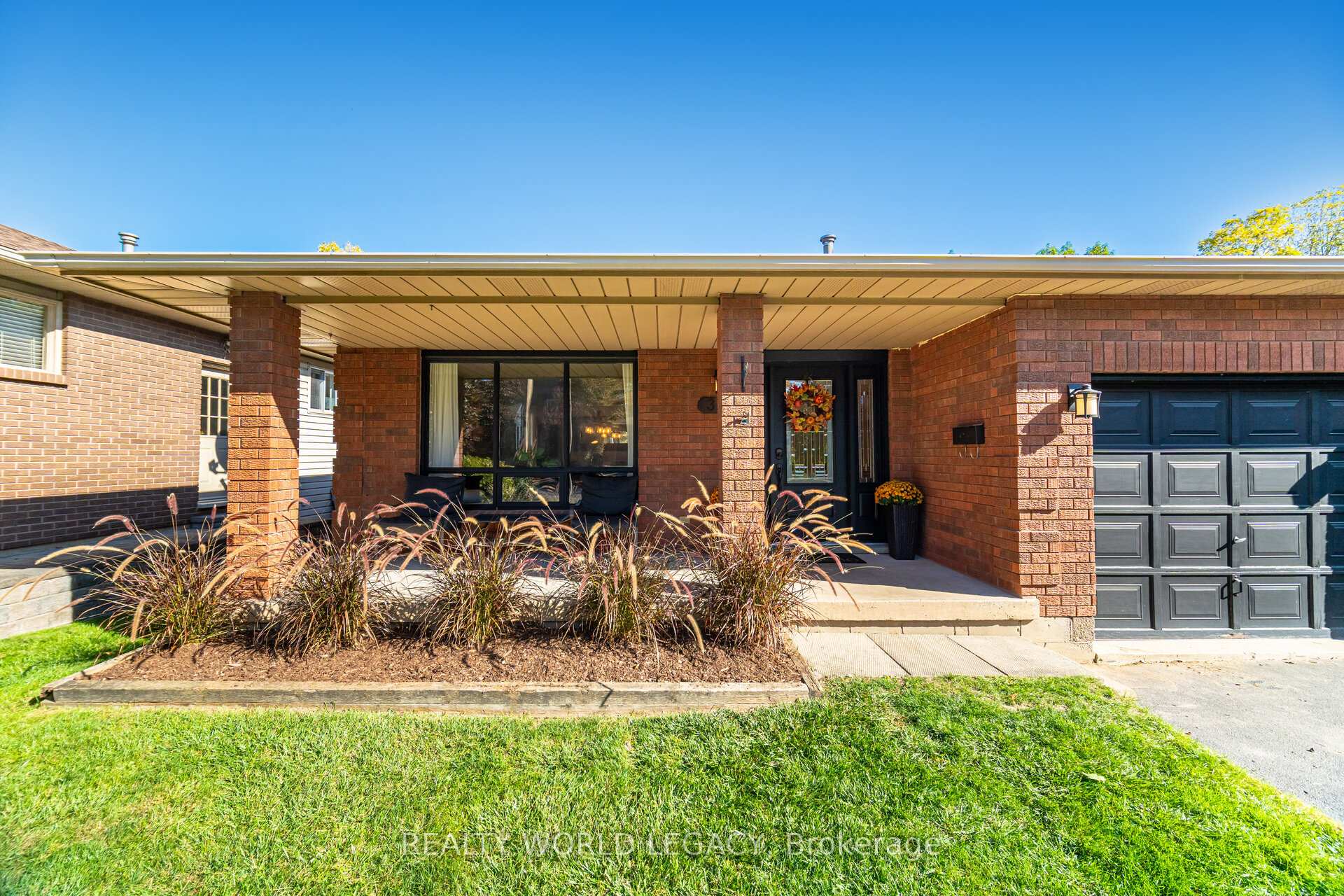 Photo 6 of 33 Morton Avenue, Hamilton, Dundas — HOMEH