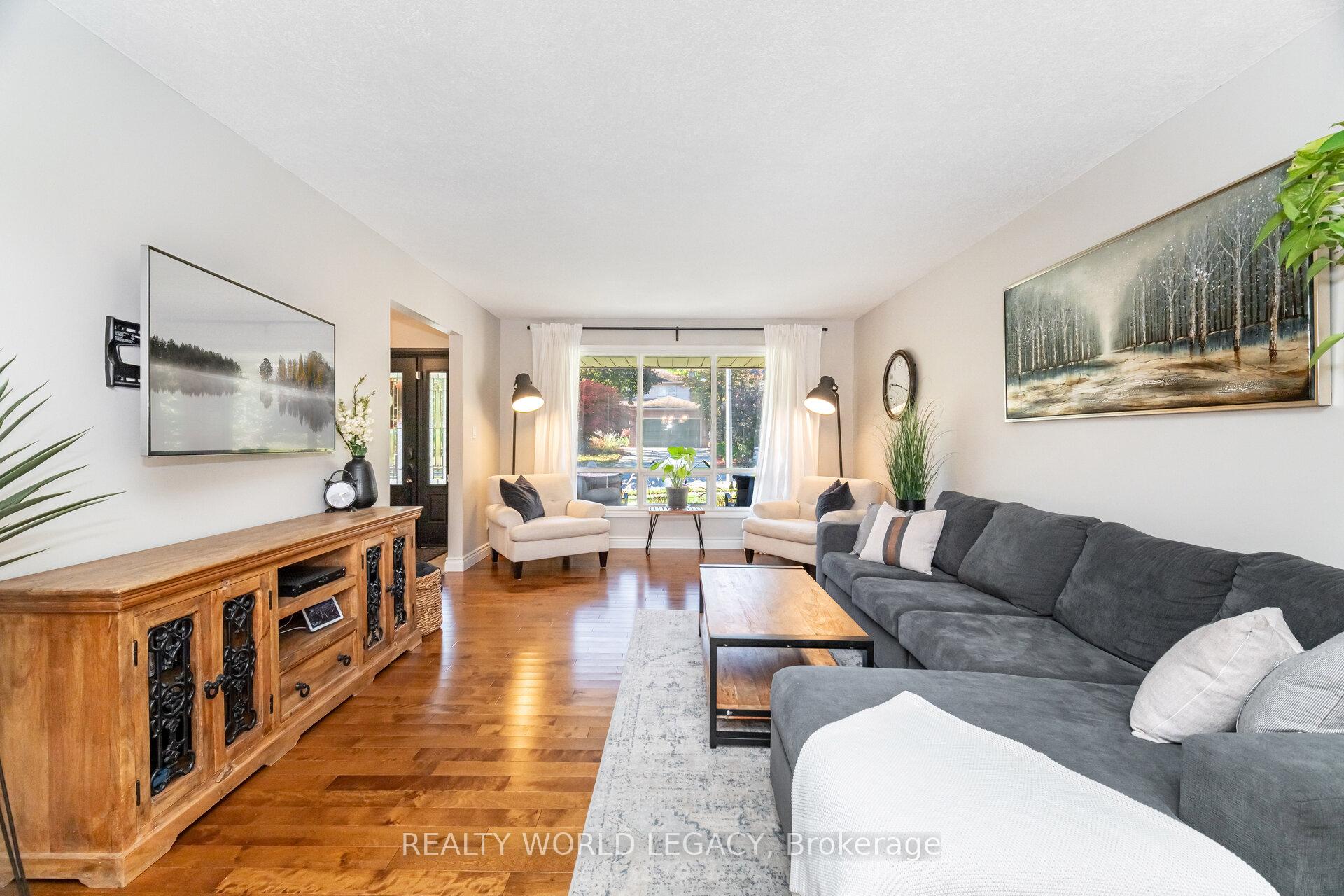 Photo 10 of 33 Morton Avenue, Hamilton, Dundas — HOMEH