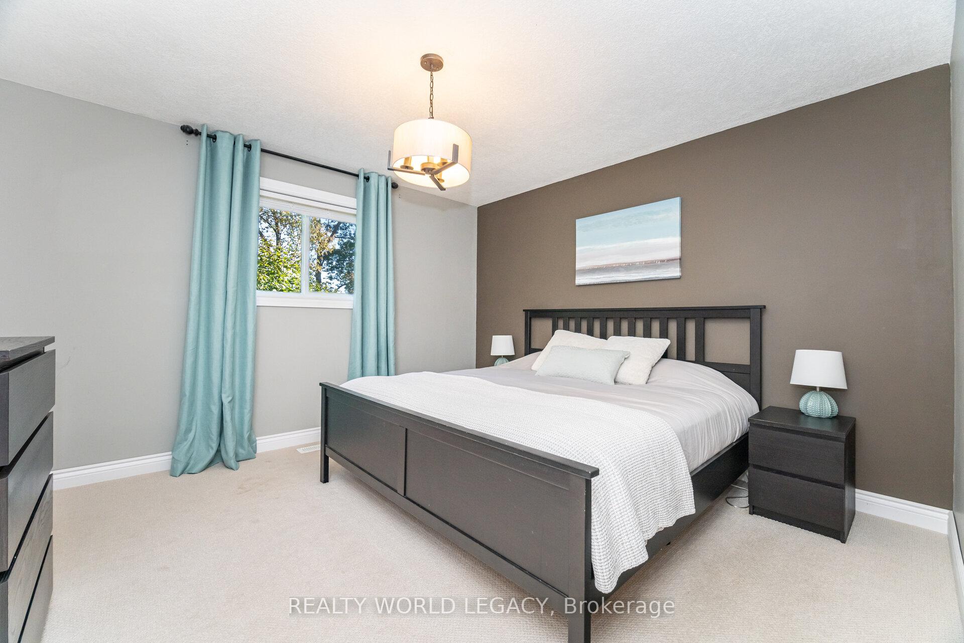 Photo 23 of 33 Morton Avenue, Hamilton, Dundas — HOMEH