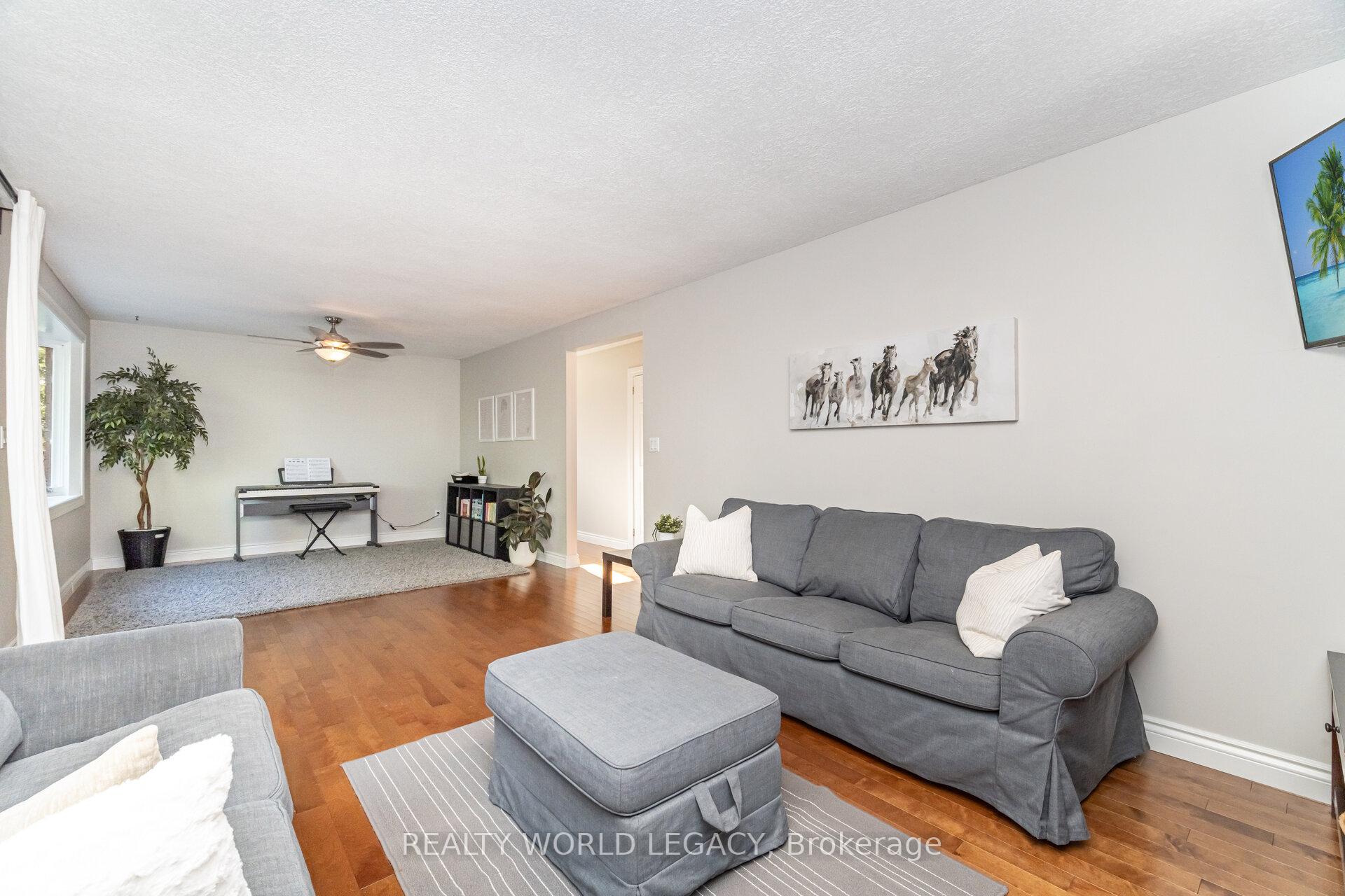 Photo 34 of 33 Morton Avenue, Hamilton, Dundas — HOMEH