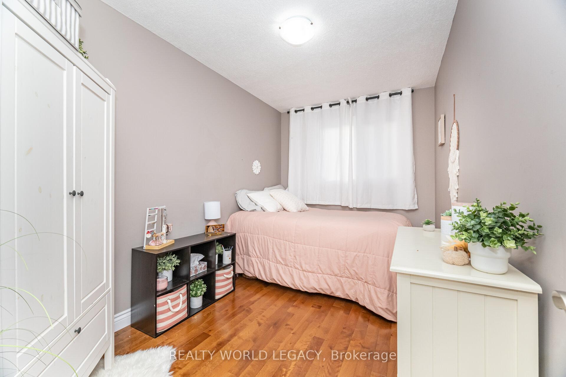 Photo 36 of 33 Morton Avenue, Hamilton, Dundas — HOMEH