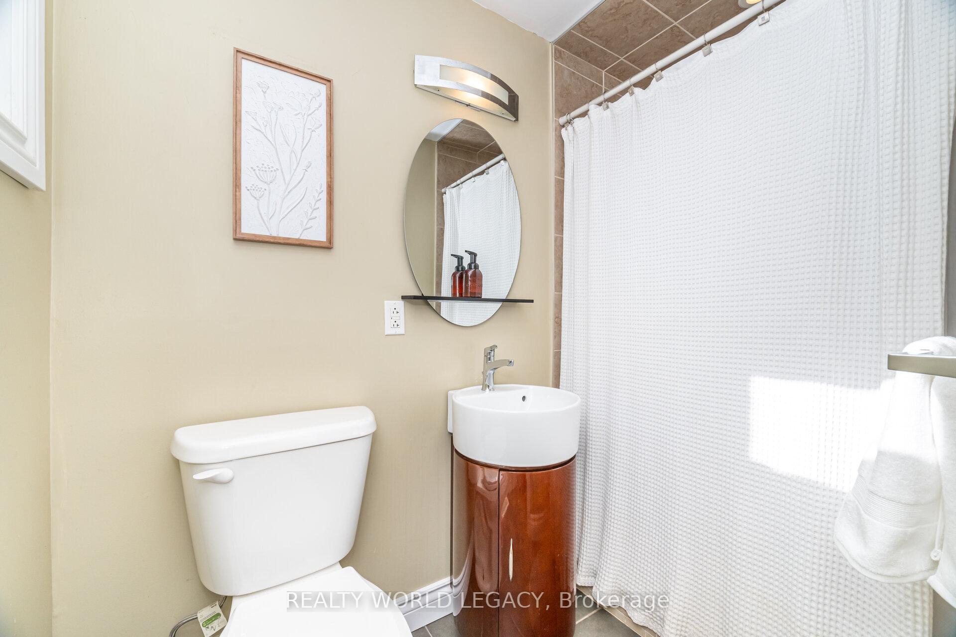 Photo 37 of 33 Morton Avenue, Hamilton, Dundas — HOMEH