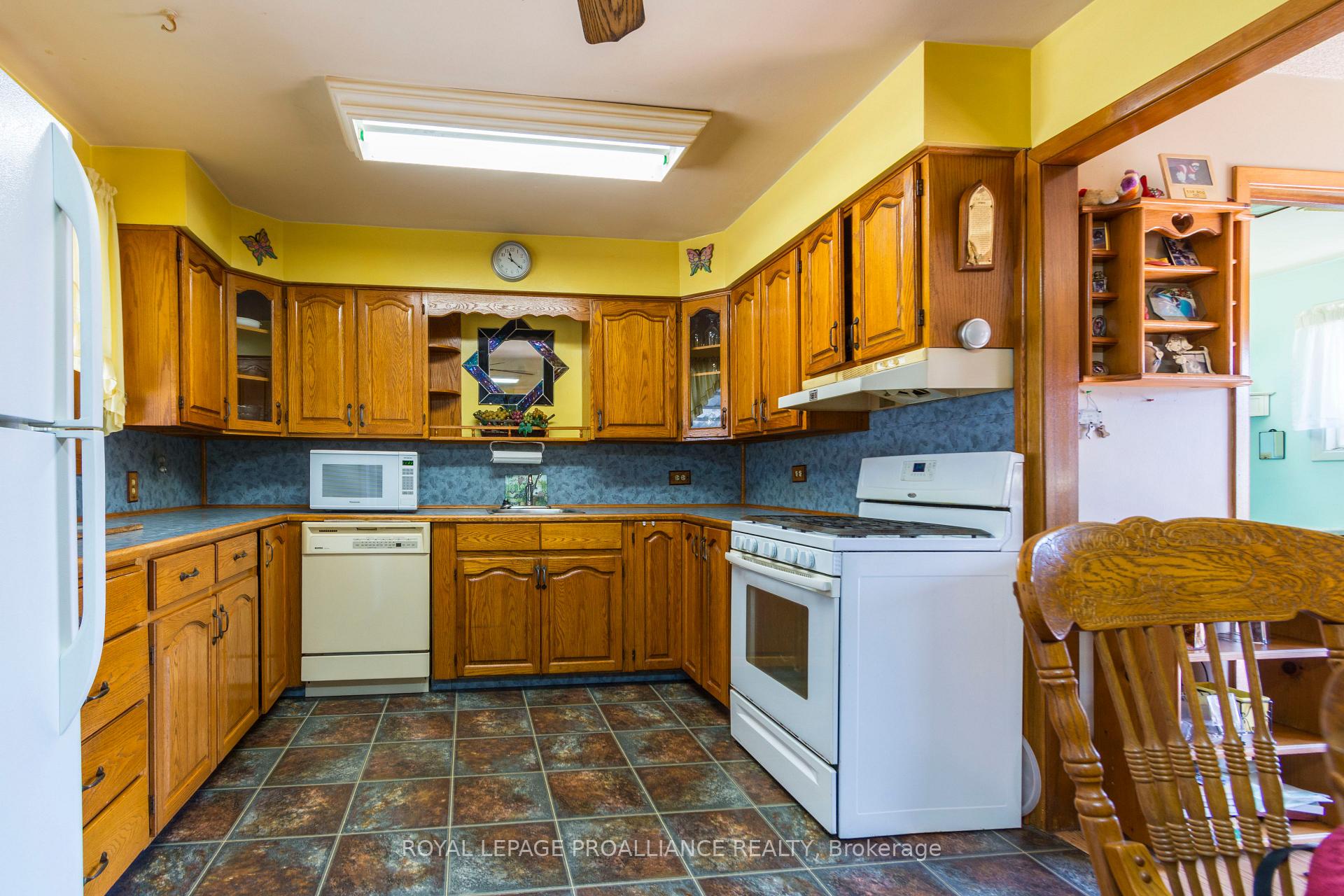 Photo 6 of 11 McFarland Drive, Belleville, Belleville Ward — HOMEH