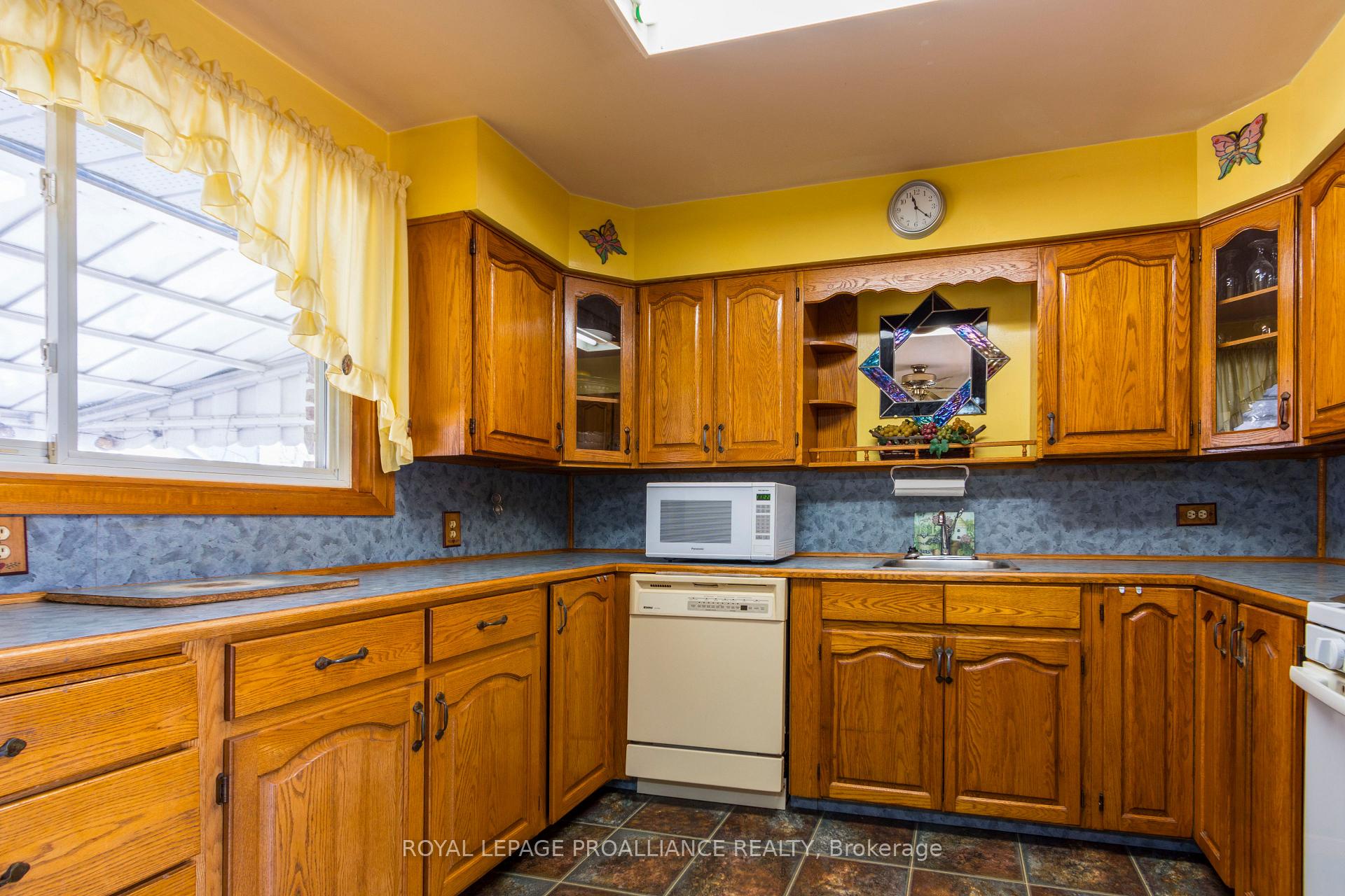 Photo 8 of 11 McFarland Drive, Belleville, Belleville Ward — HOMEH