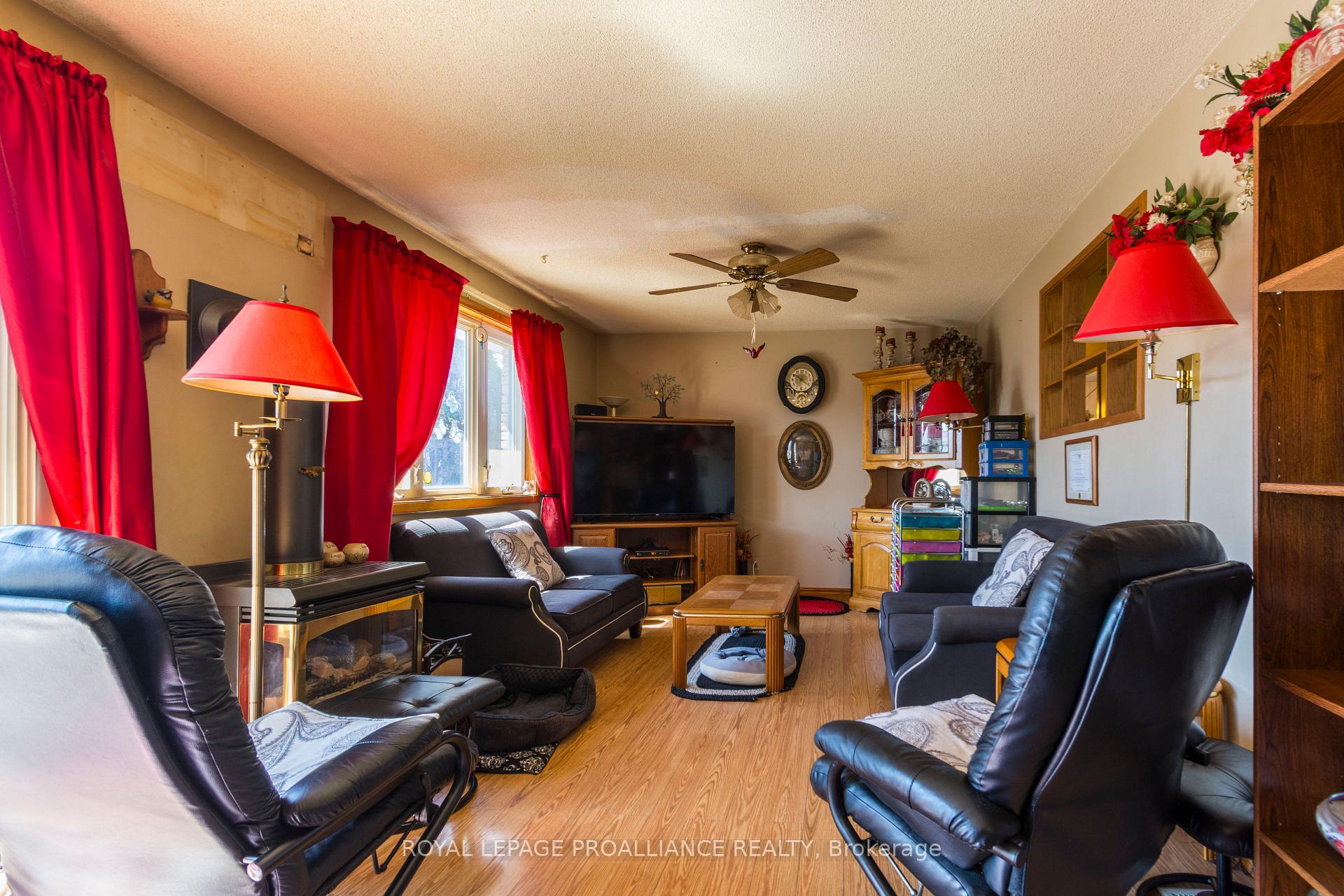 Photo 9 of 11 McFarland Drive, Belleville, Belleville Ward — HOMEH