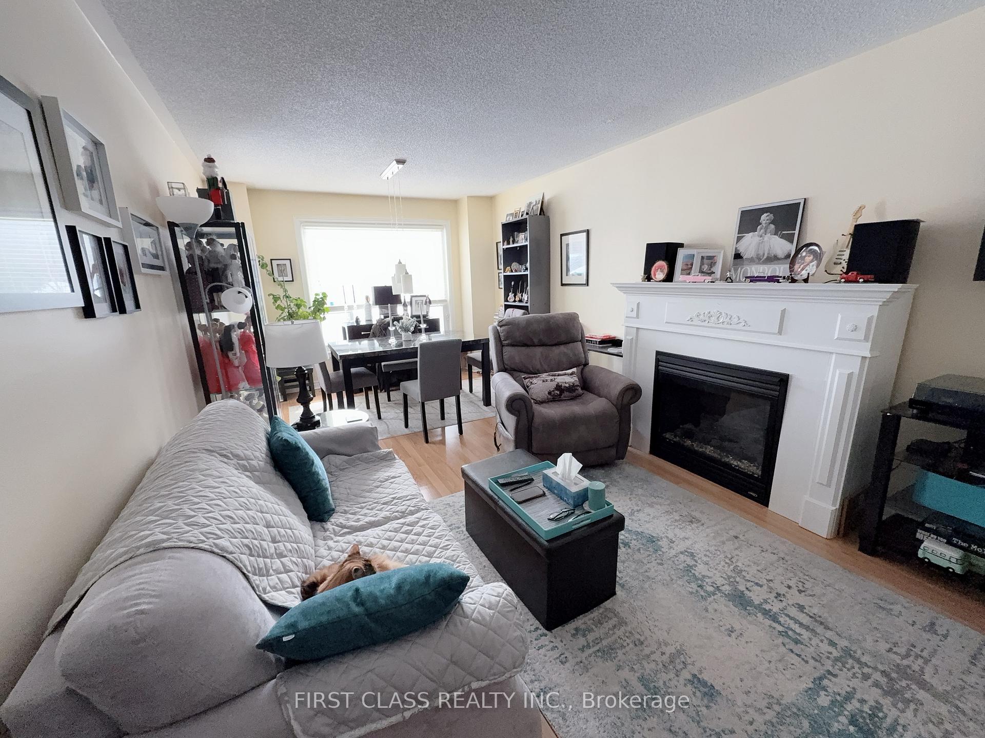 Photo 2 of 25 Mcveigh Drive, Barrie, Northwest — HOMEH