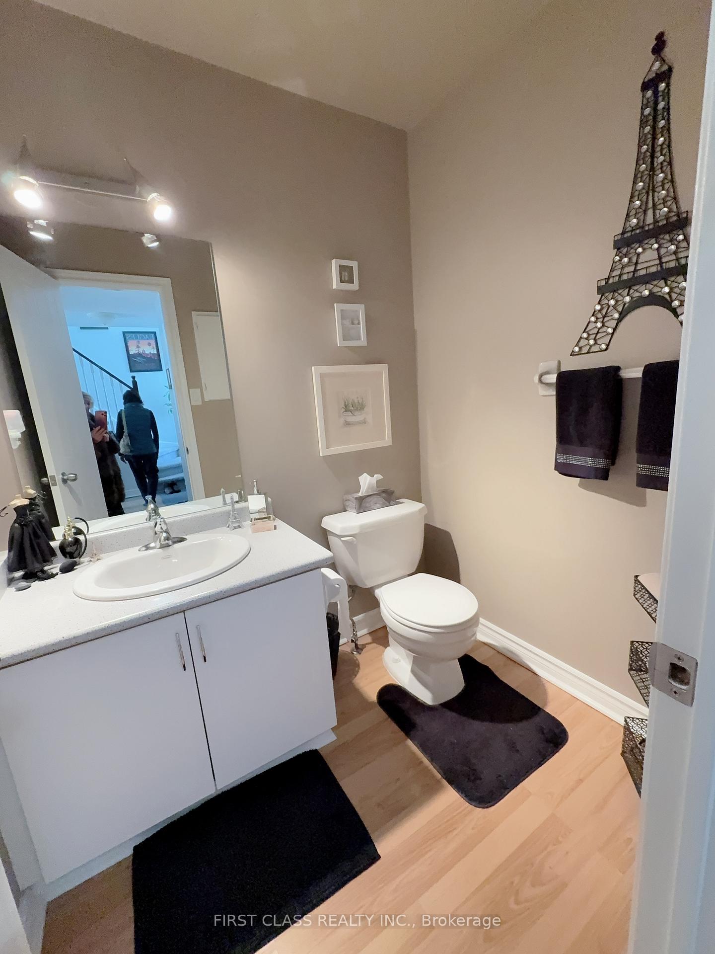 Photo 7 of 25 Mcveigh Drive, Barrie, Northwest — HOMEH