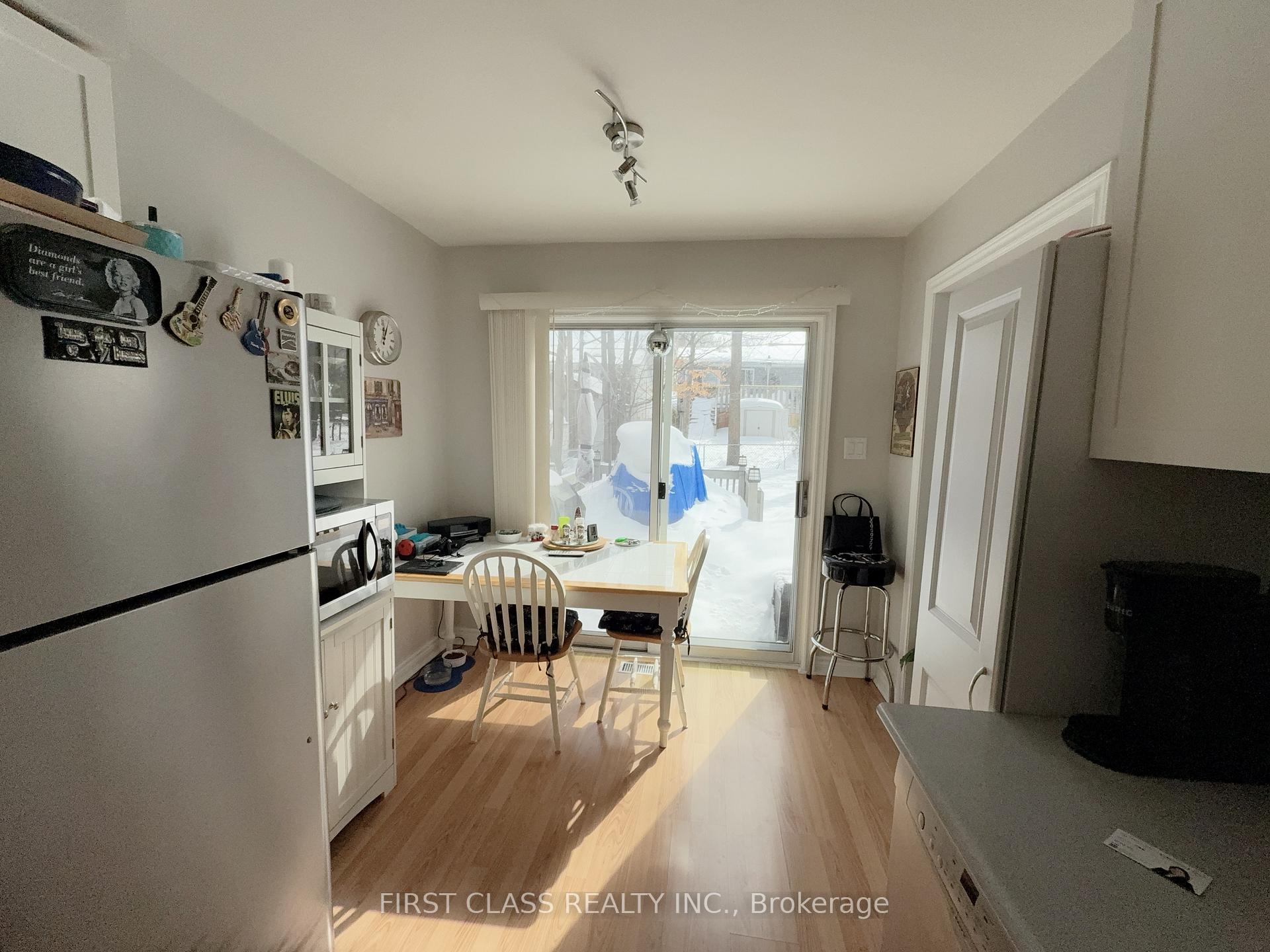 Photo 13 of 25 Mcveigh Drive, Barrie, Northwest — HOMEH