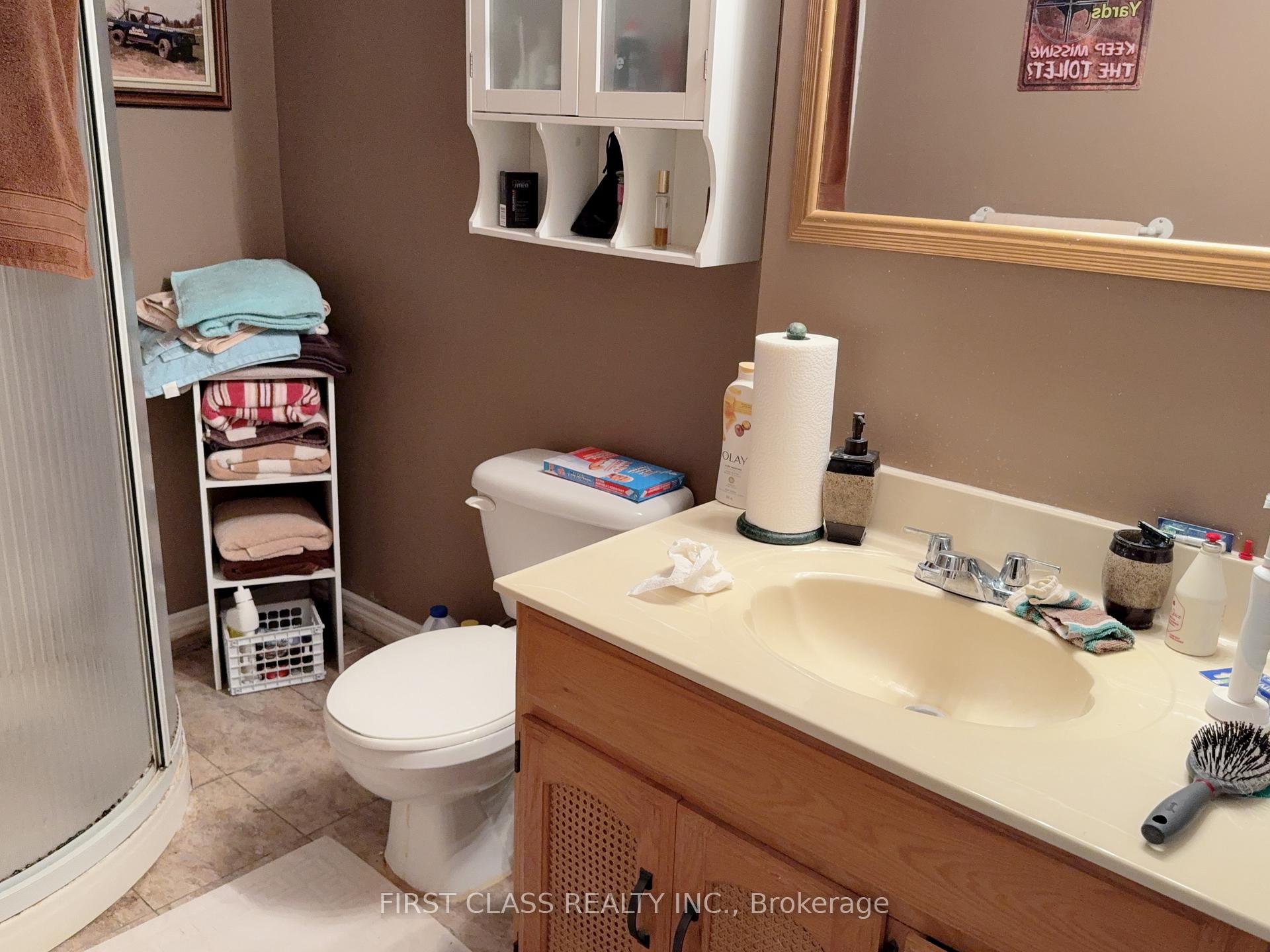 Photo 15 of 25 Mcveigh Drive, Barrie, Northwest — HOMEH