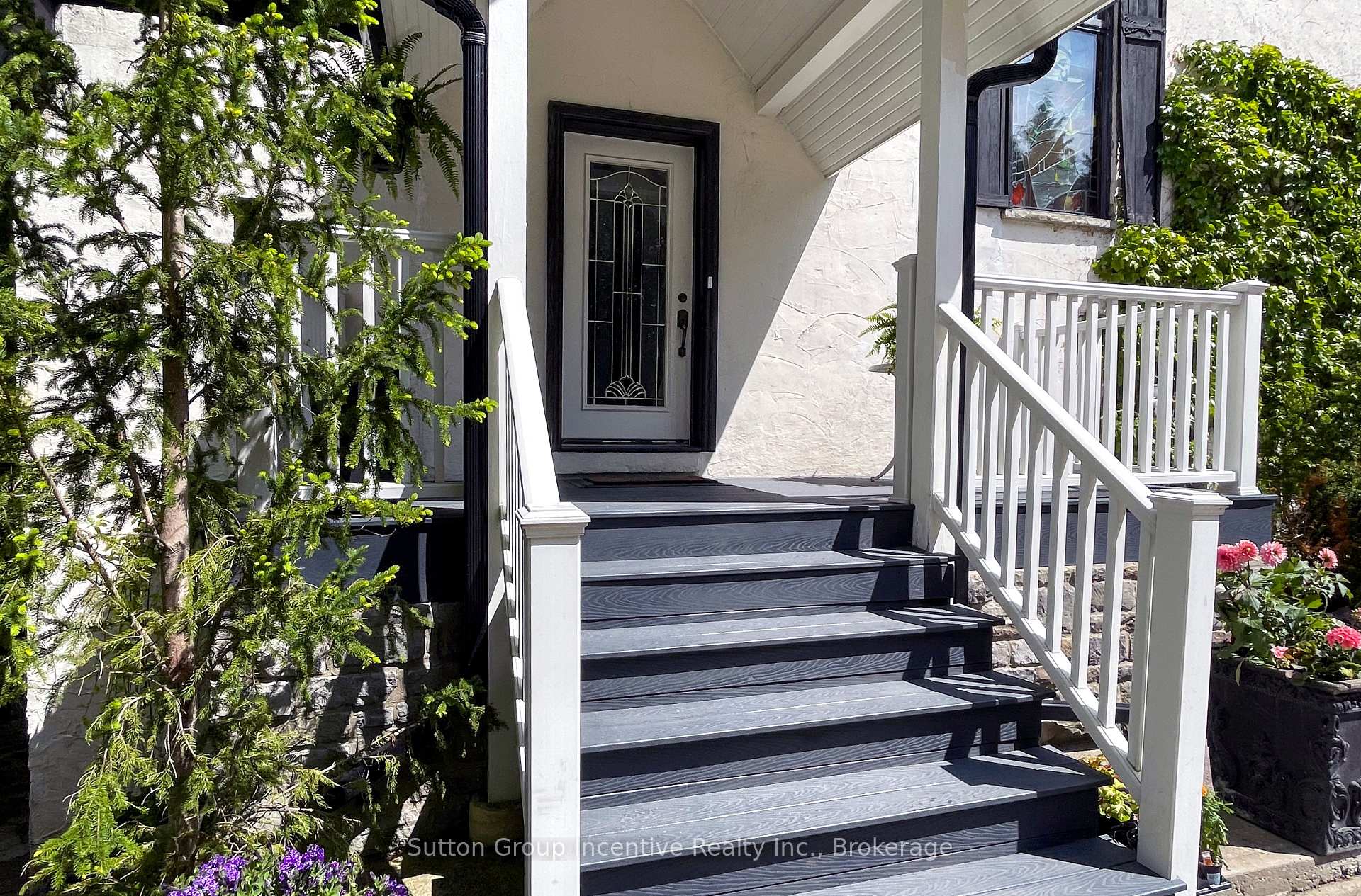 Photo 4 of 187 Arlberg Crescent, Blue Mountains — HOMEH