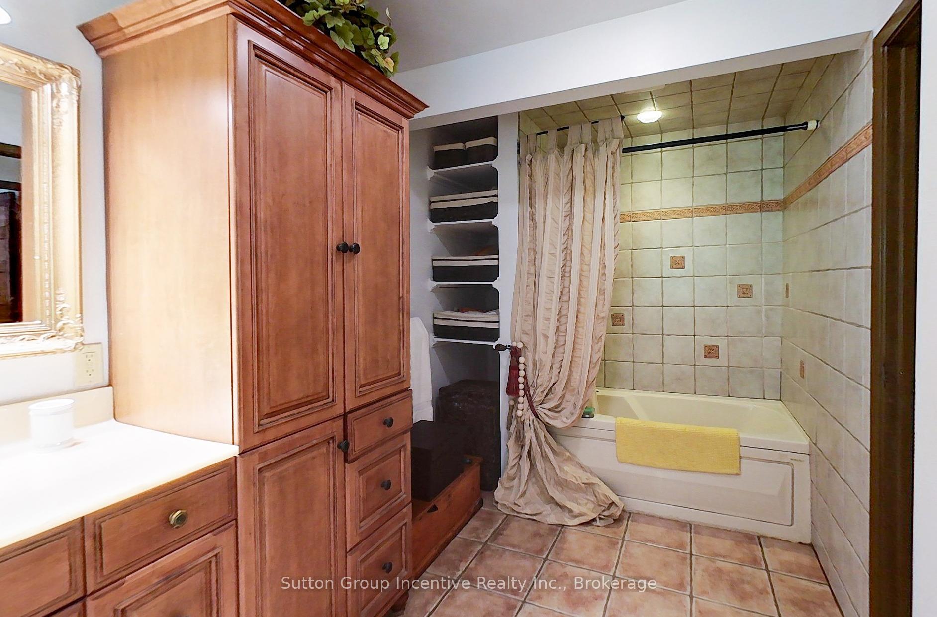 Photo 18 of 187 Arlberg Crescent, Blue Mountains — HOMEH