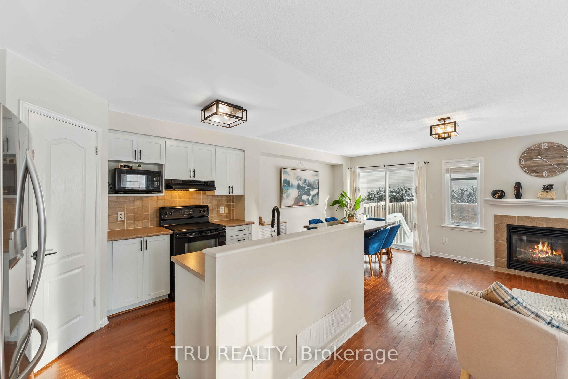 Photo 11 of 148 Prem Circle, Ottawa, Barrhaven - Cedargrove/Fraserdale — HOMEH